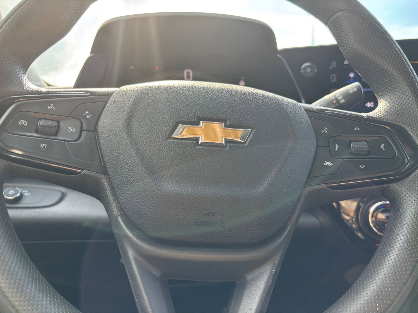 Thumbnail: 2025 Chevrolet Trax - 27