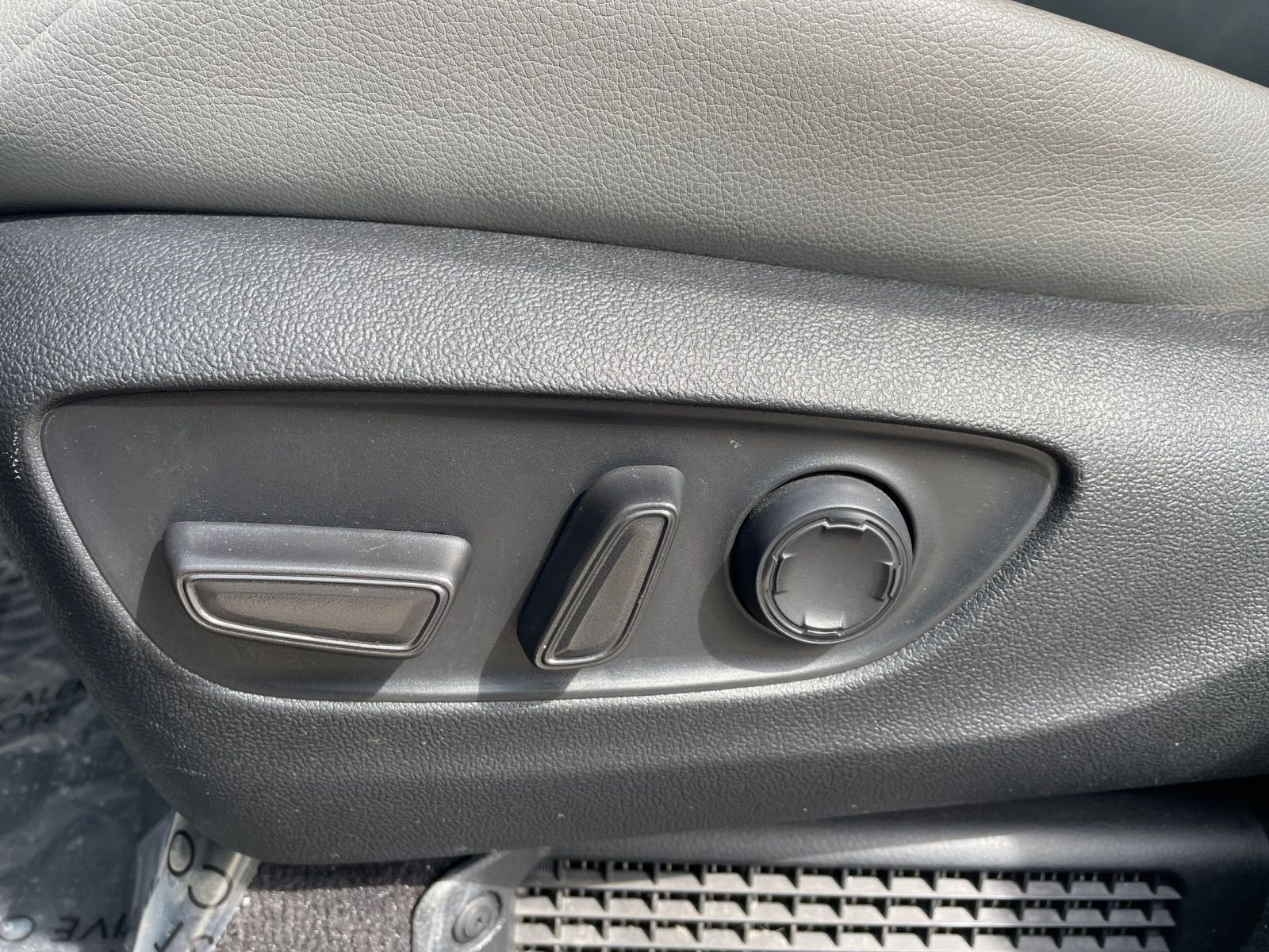 Thumbnail: 2024 Toyota Sienna - 22