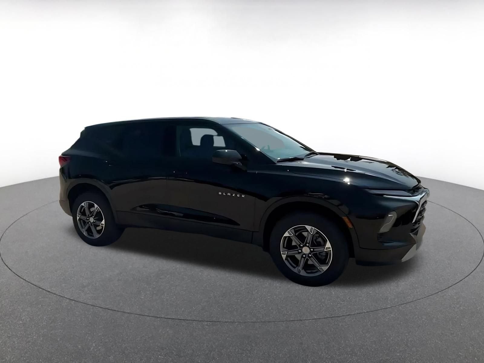 Thumbnail: 2026 Chevrolet Blazer - 2