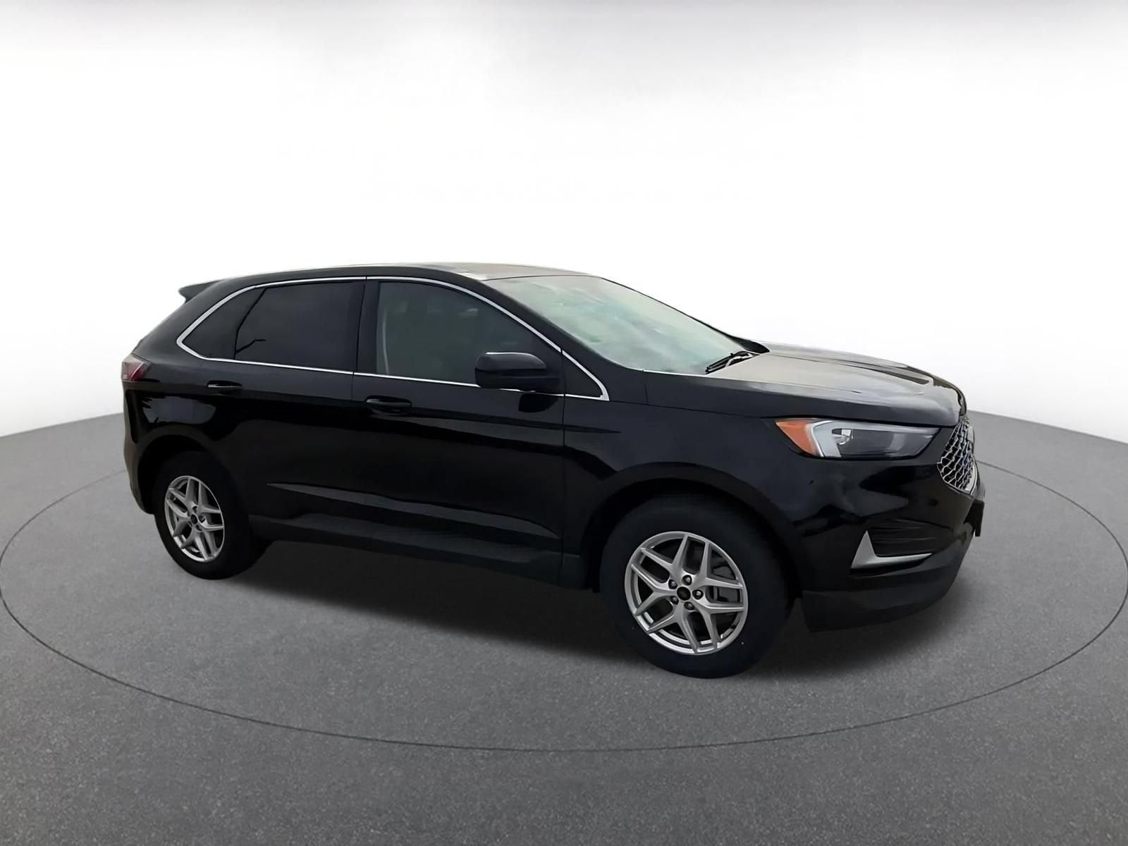 Thumbnail: 2024 Ford Edge - 2