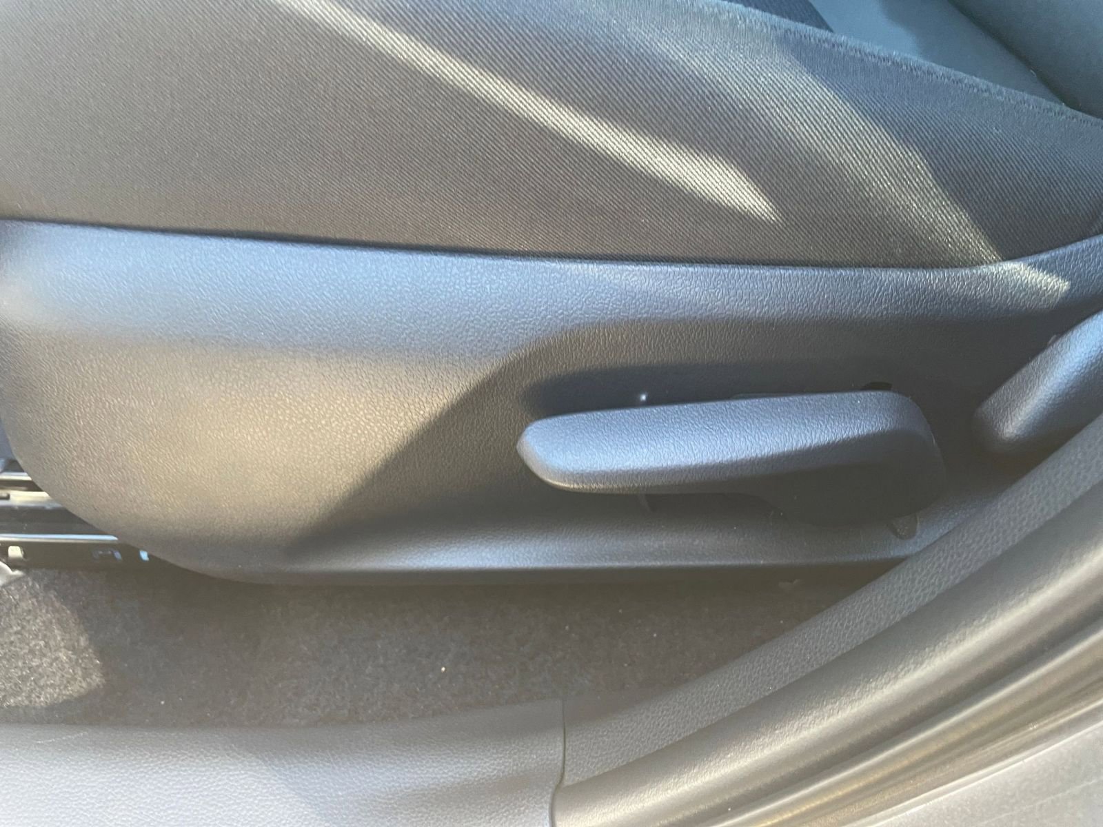 Thumbnail: 2025 Toyota RAV4 - 23