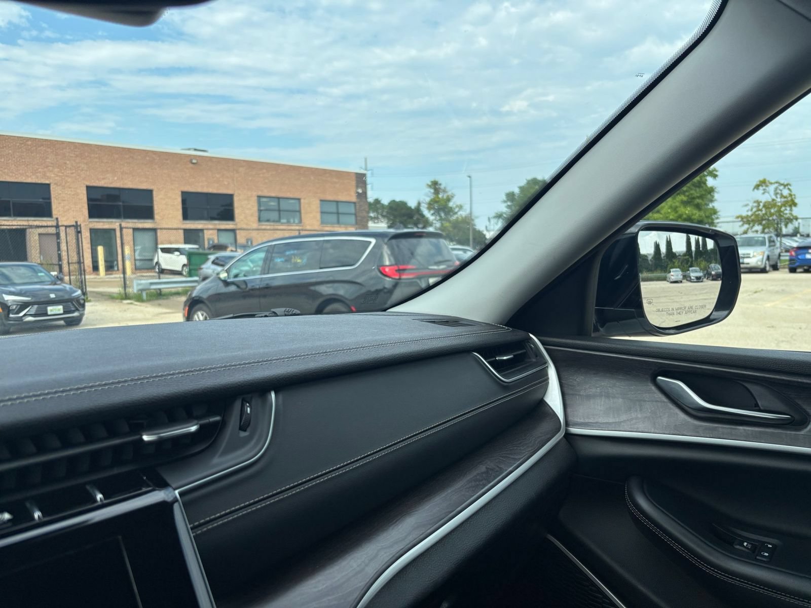 Thumbnail: 2022 Jeep Grand Cherokee - 34
