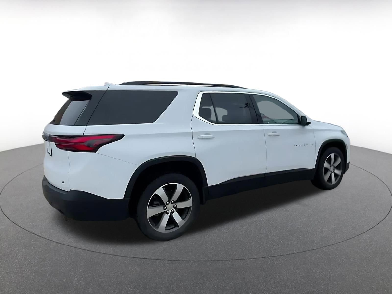 Thumbnail: 2022 Chevrolet Traverse - 15