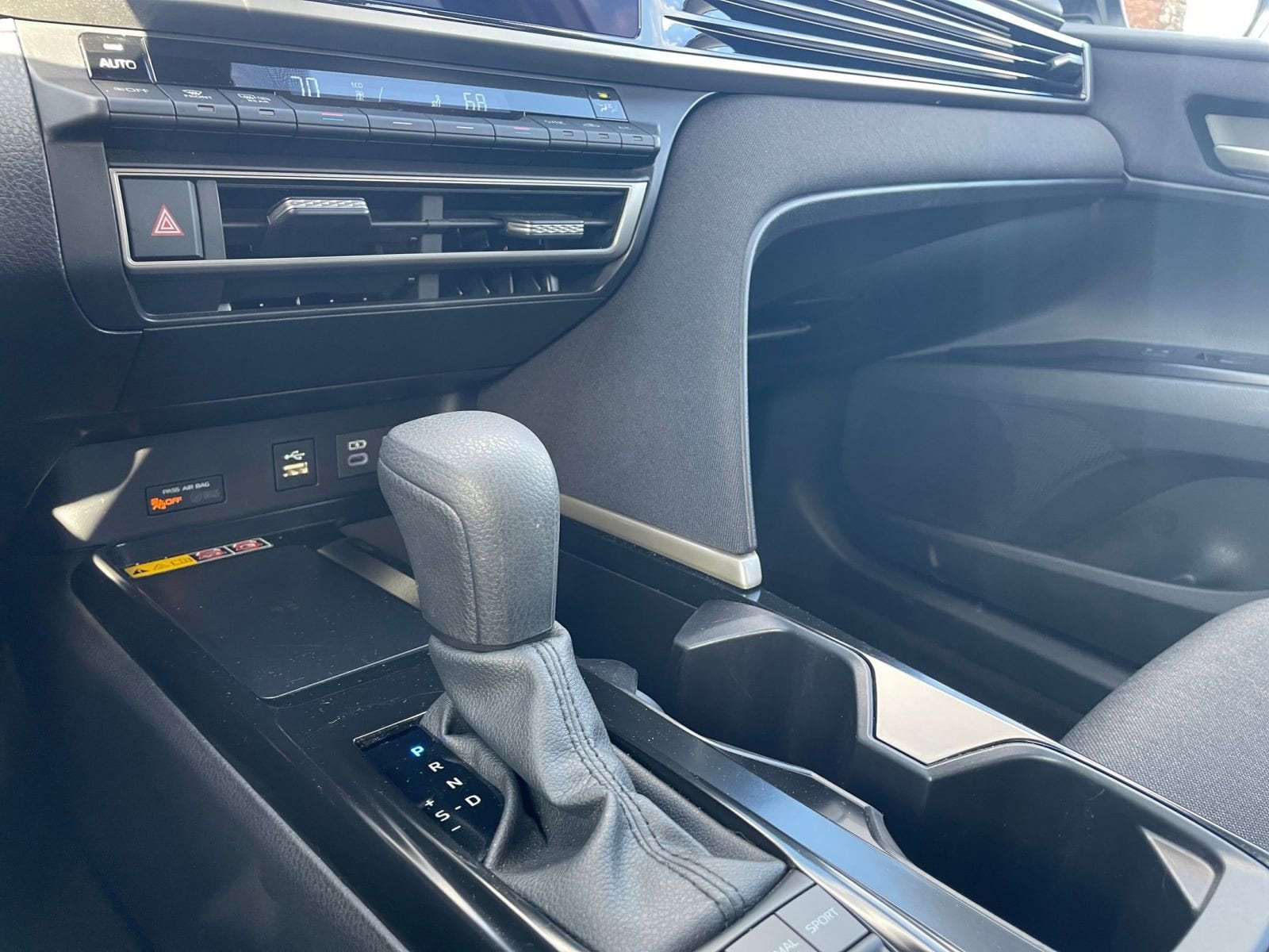 Thumbnail: 2025 Toyota Camry - 22