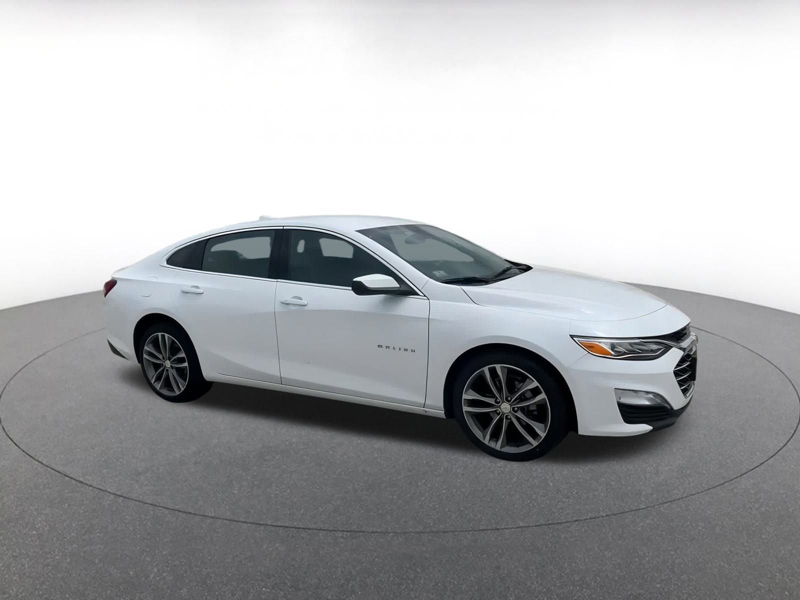 Thumbnail: 2024 Chevrolet Malibu - 2