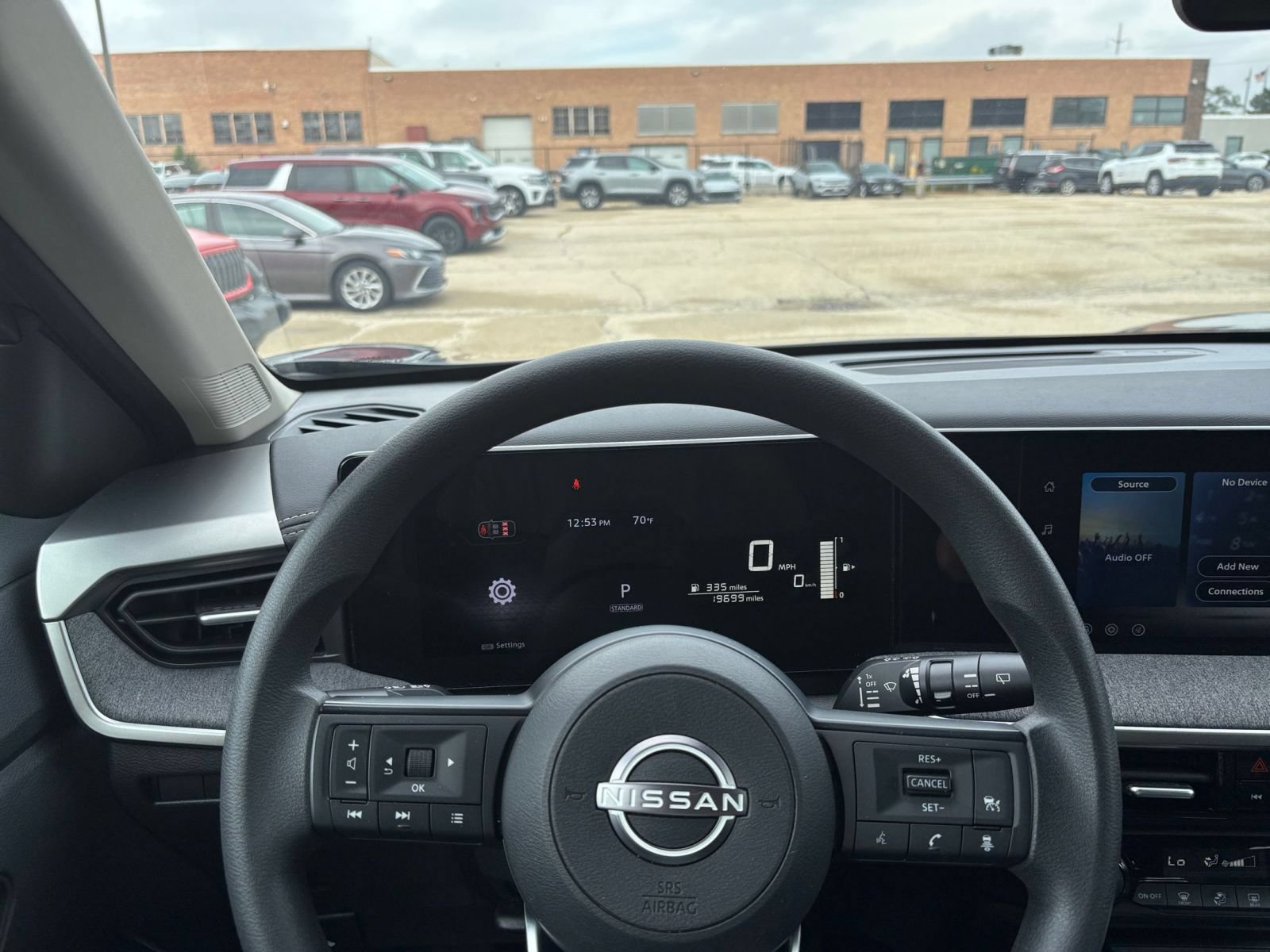 Thumbnail: 2026 Nissan Kicks - 32
