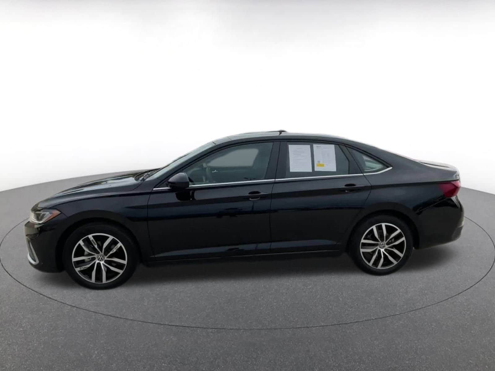 Thumbnail: 2025 Volkswagen Jetta - 10