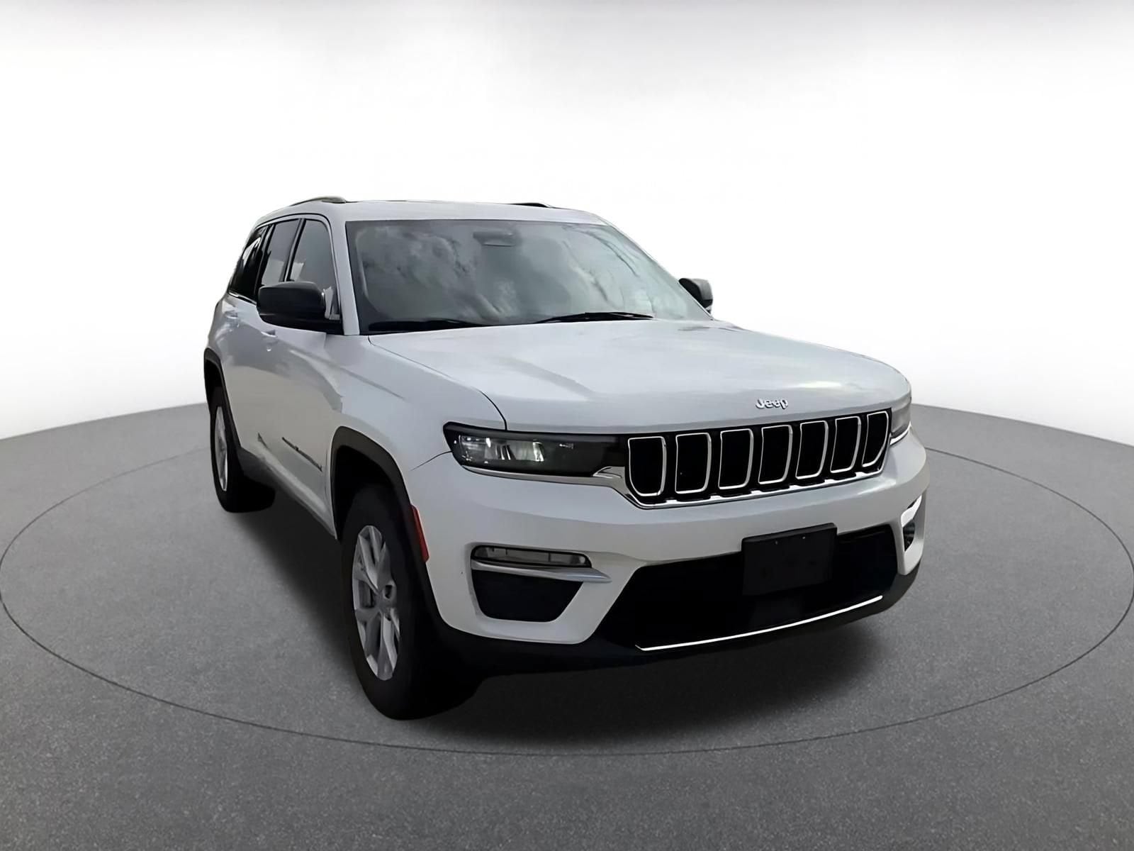 Thumbnail: 2022 Jeep Grand Cherokee - 3