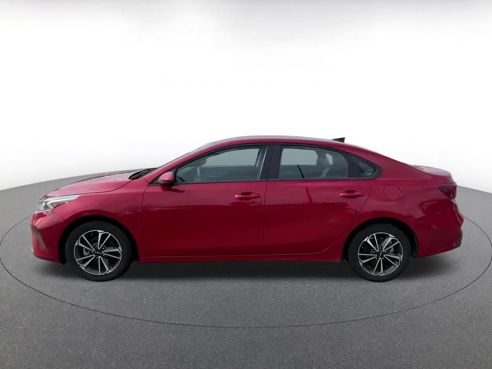 Thumbnail: 2024 Kia Forte - 8