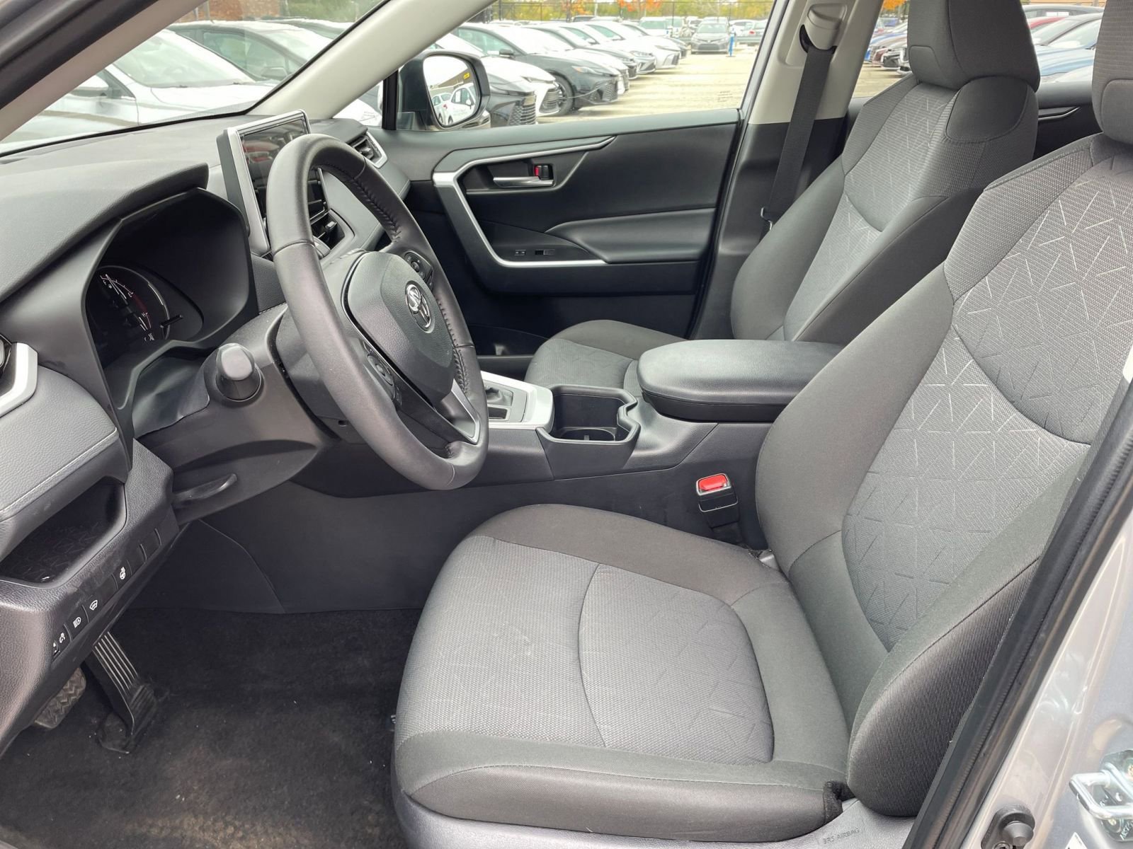 Thumbnail: 2025 Toyota RAV4 - 27