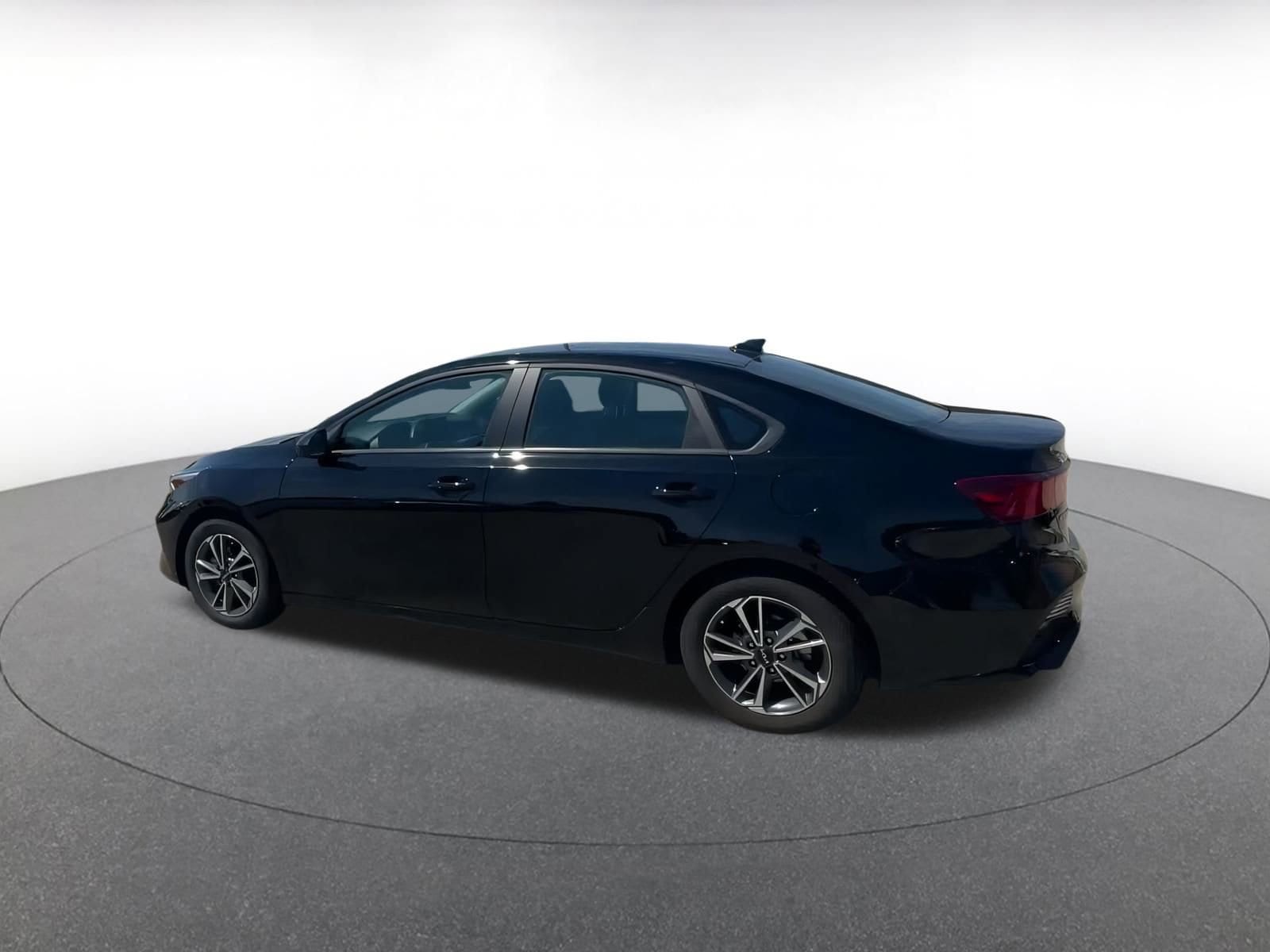 Thumbnail: 2024 Kia Forte - 10