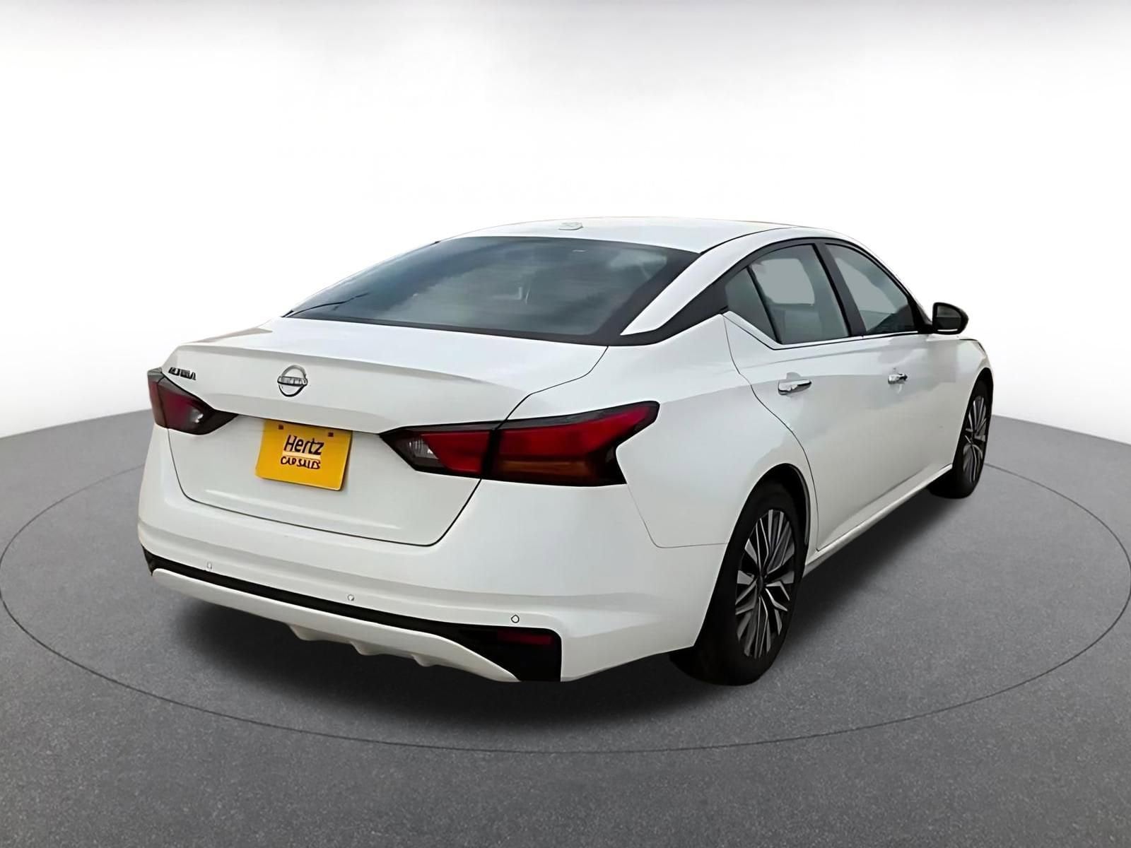 Thumbnail: 2025 Nissan Altima - 9