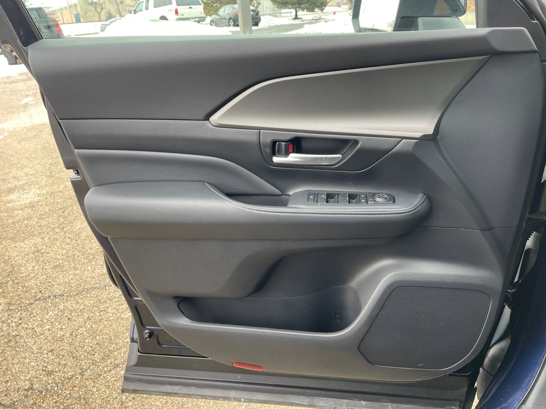 Thumbnail: 2025 Toyota Grand Highlander - 18