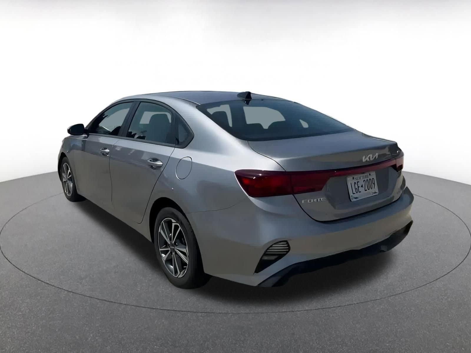 Thumbnail: 2024 Kia Forte - 11