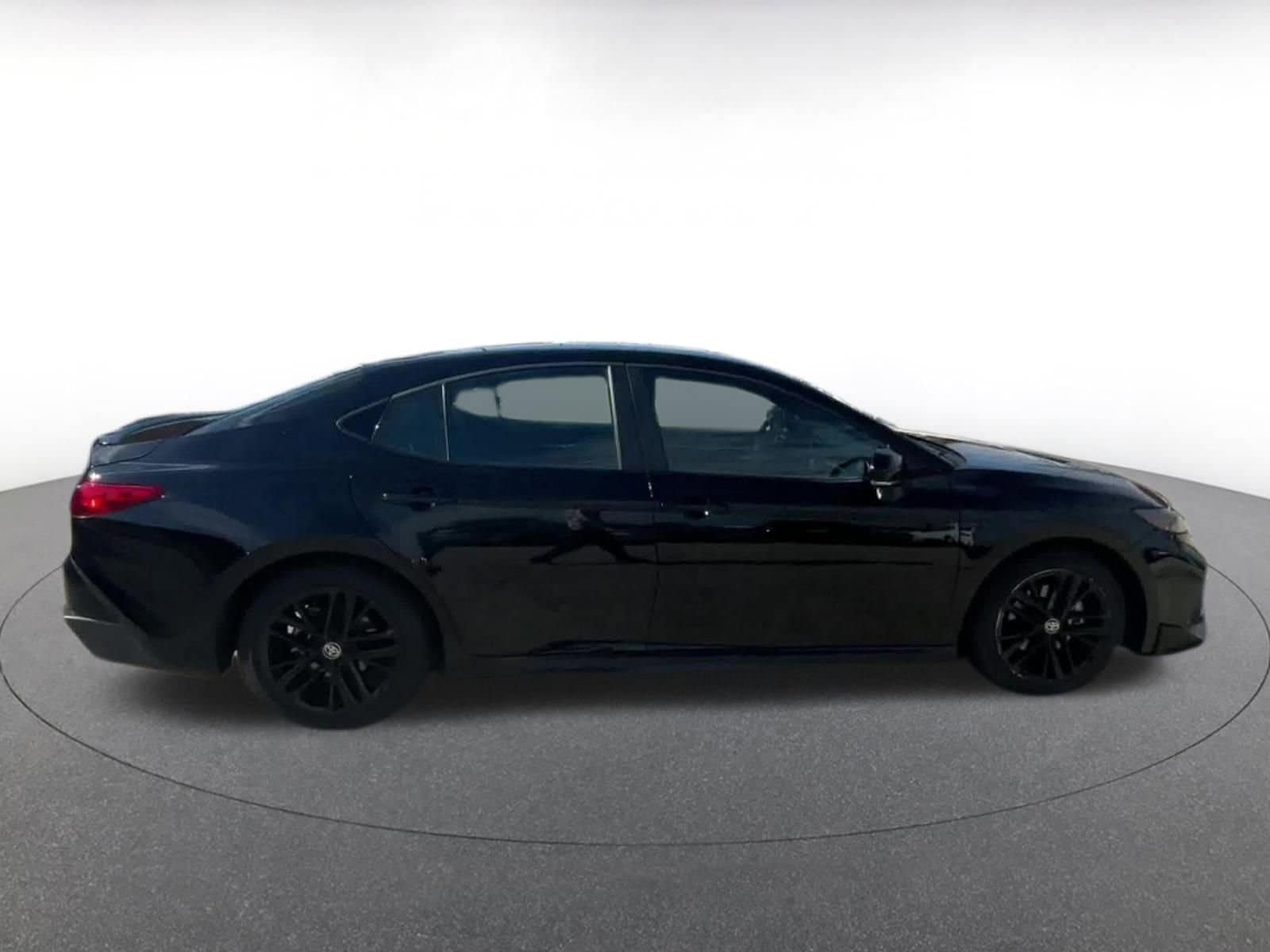 Thumbnail: 2025 Toyota Camry - 16