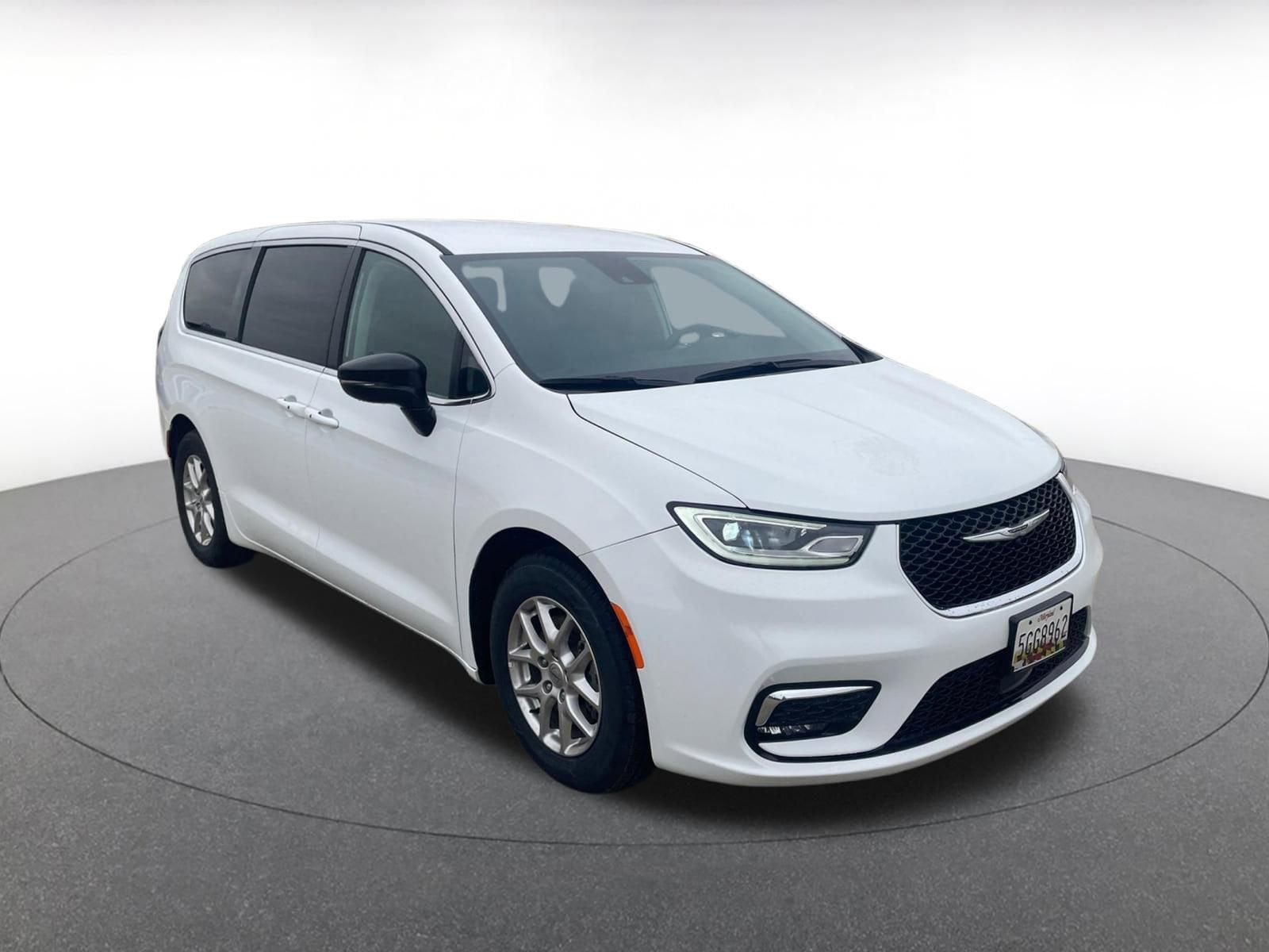 Thumbnail: 2024 Chrysler Pacifica - 1