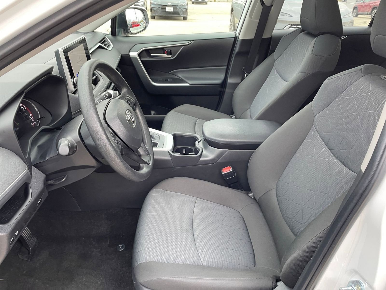 Thumbnail: 2025 Toyota RAV4 - 27