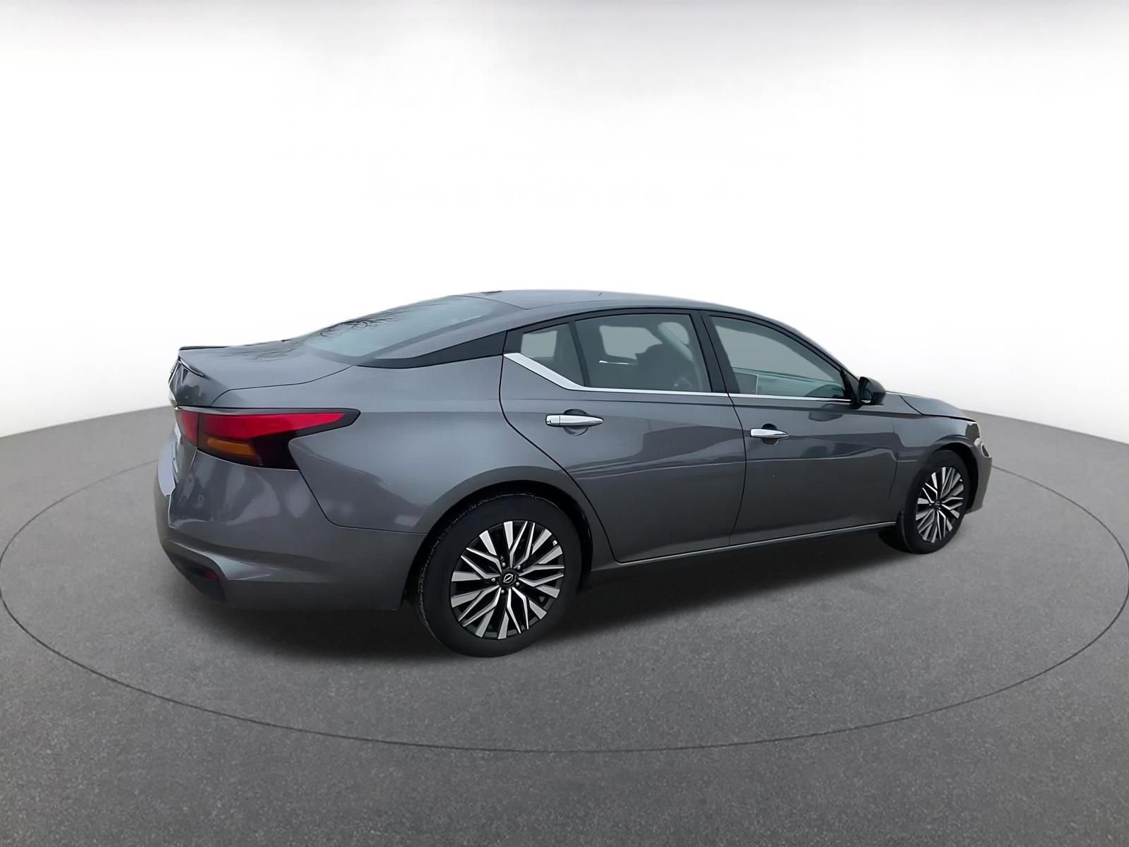 Thumbnail: 2025 Nissan Altima - 15