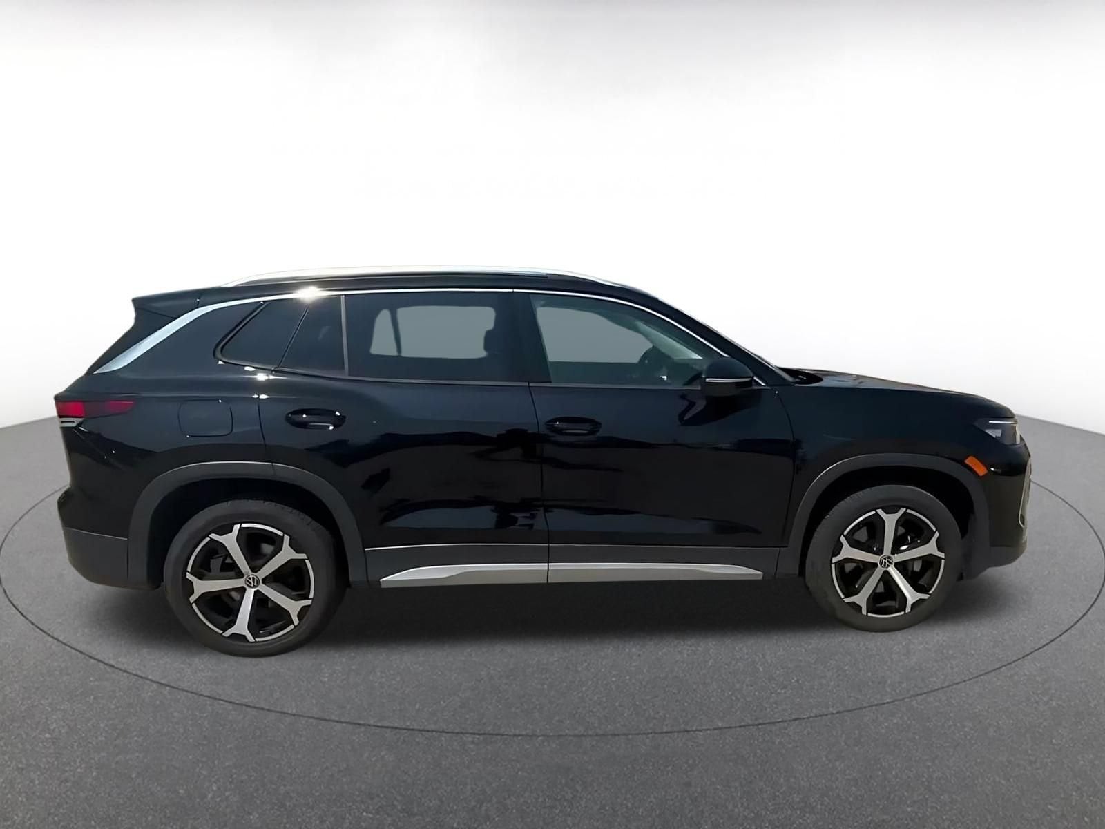 Thumbnail: 2026 Volkswagen Tiguan - 16