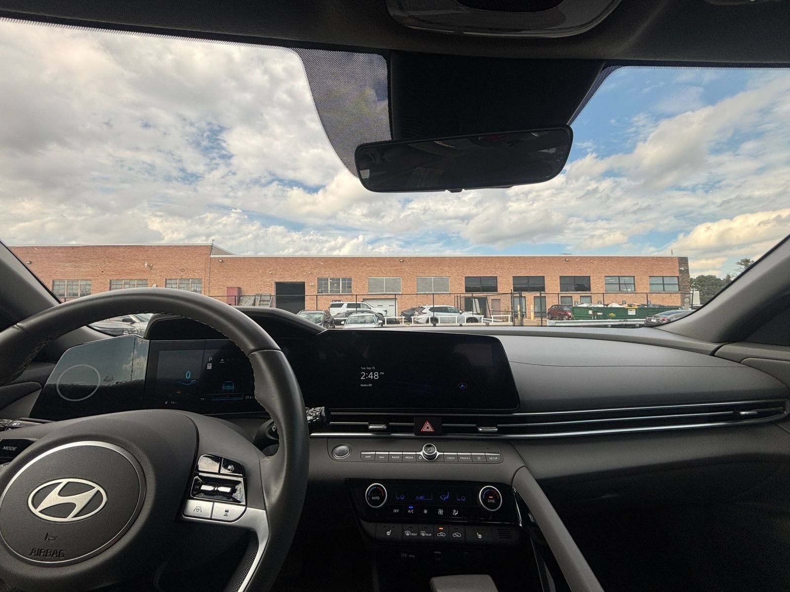 Thumbnail: 2025 Hyundai Elantra - 31