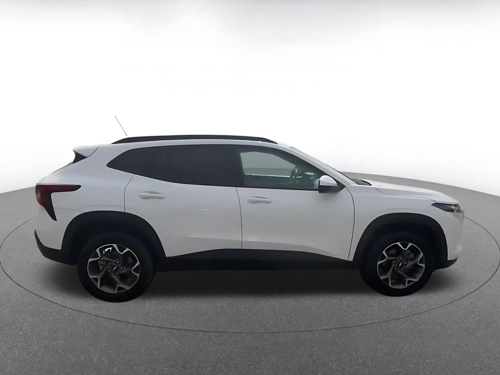 Thumbnail: 2025 Chevrolet Trax - 16