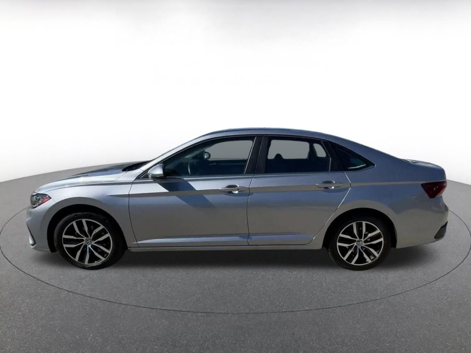 Thumbnail: 2025 Volkswagen Jetta - 9