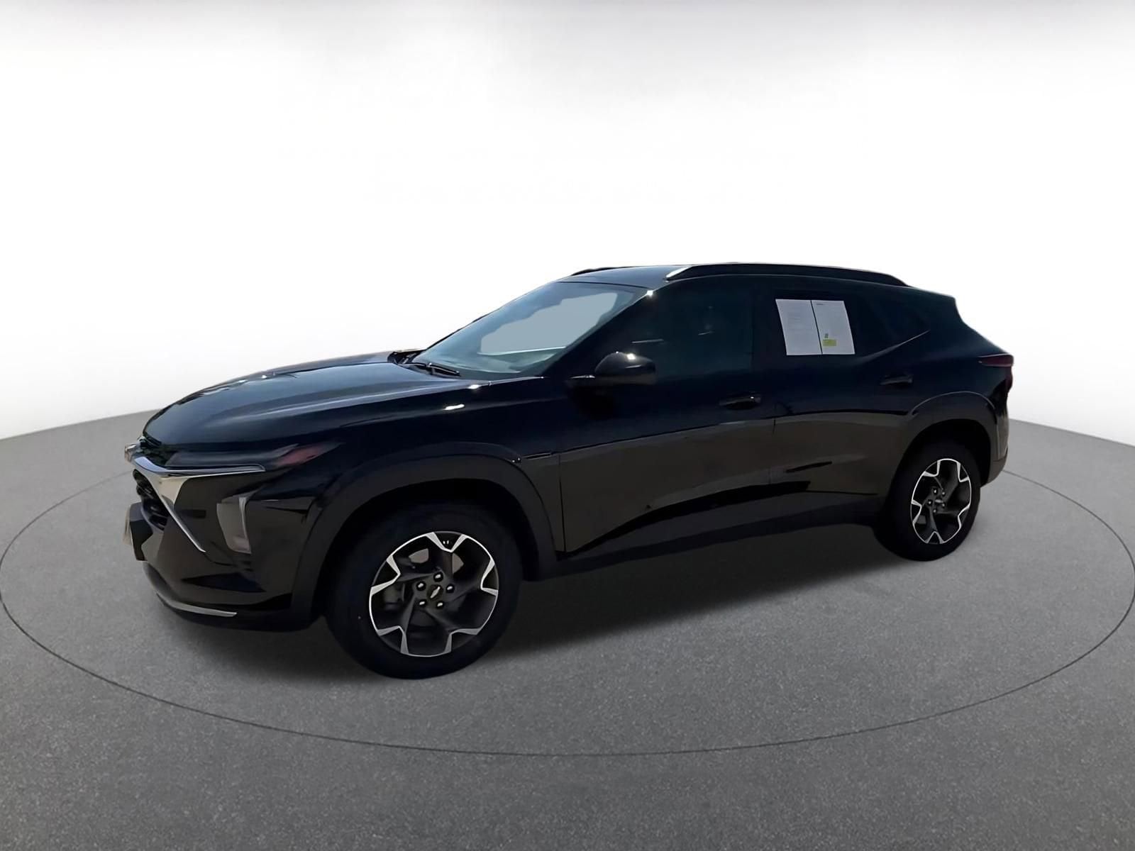 Thumbnail: 2025 Chevrolet Trax - 8