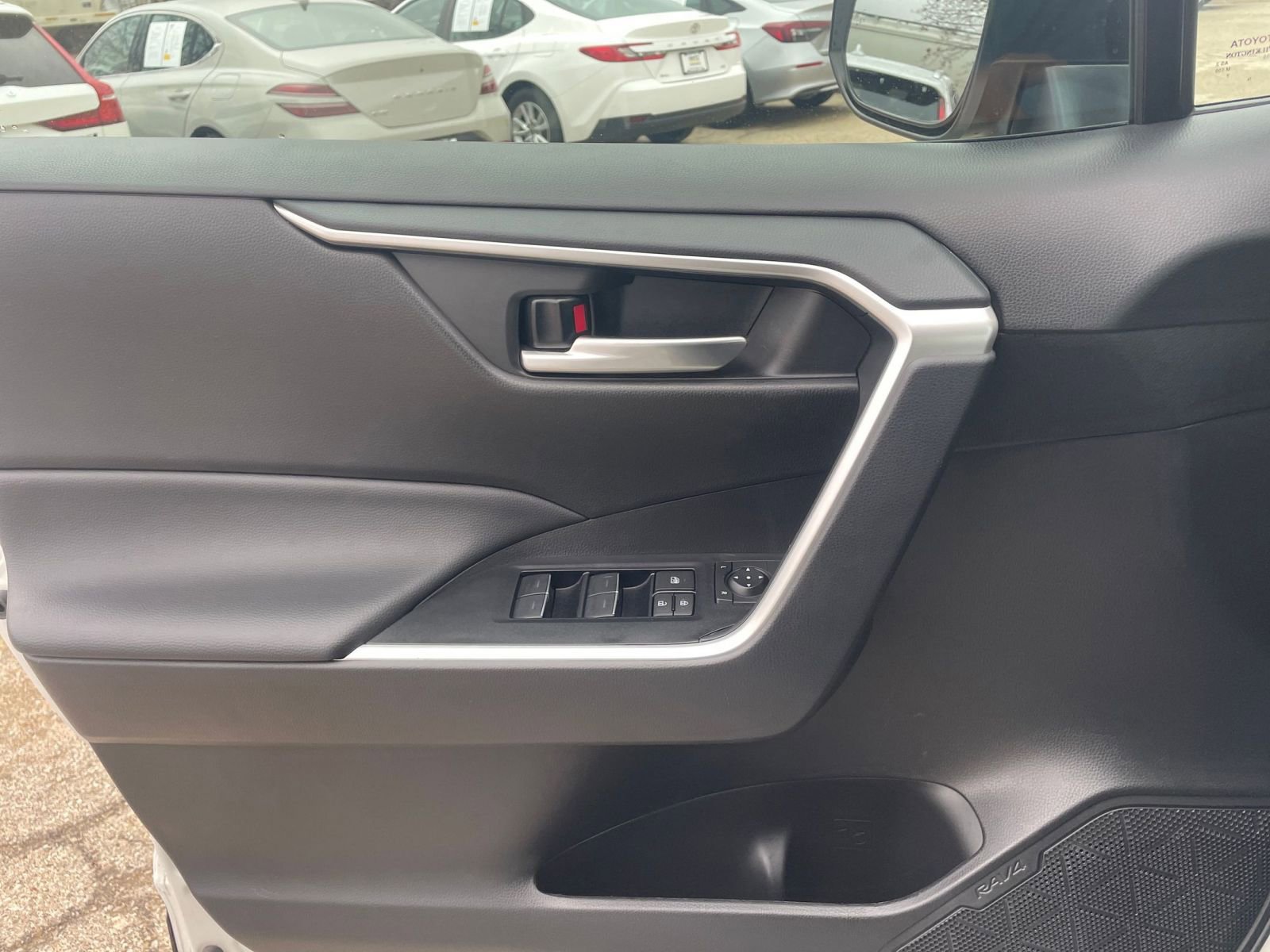 Thumbnail: 2025 Toyota RAV4 - 20