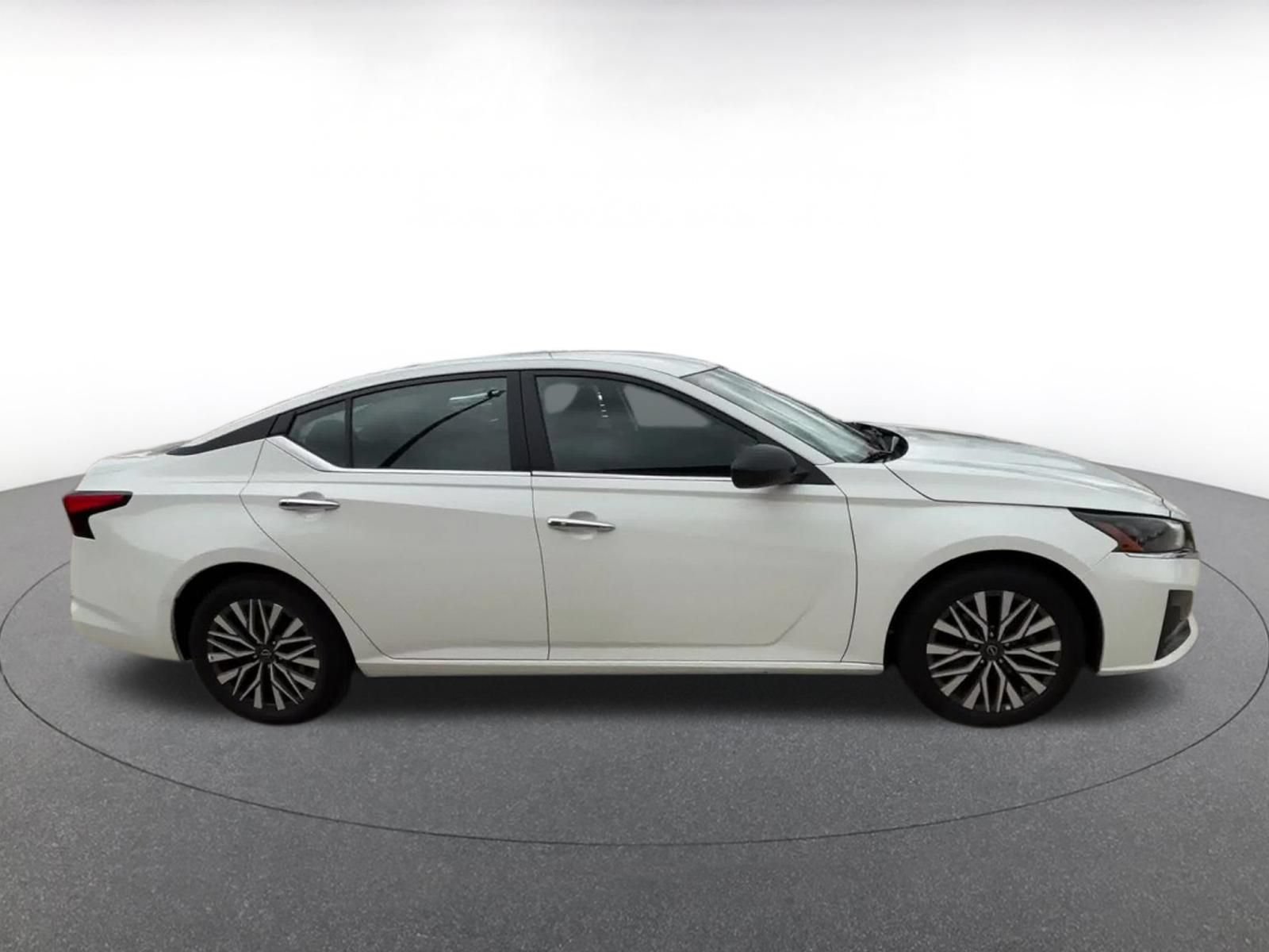 Thumbnail: 2025 Nissan Altima - 13