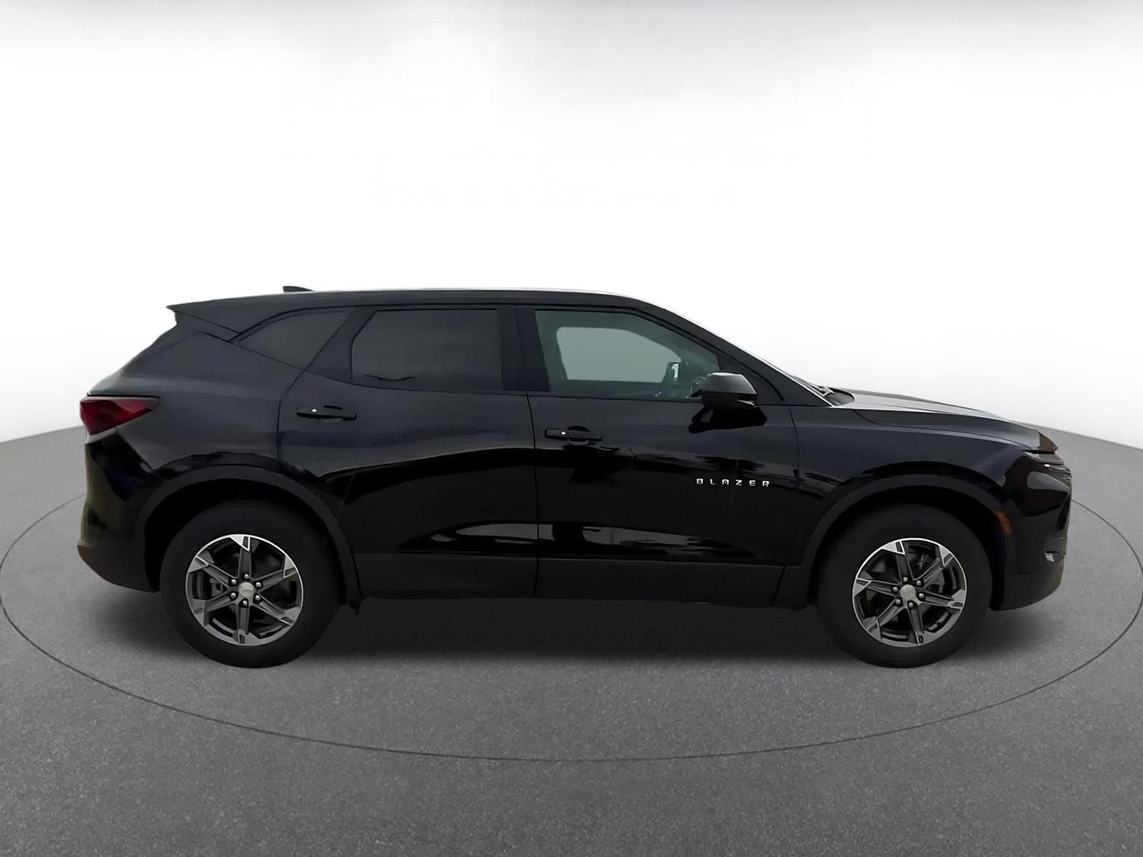 Thumbnail: 2025 Chevrolet Blazer - 16