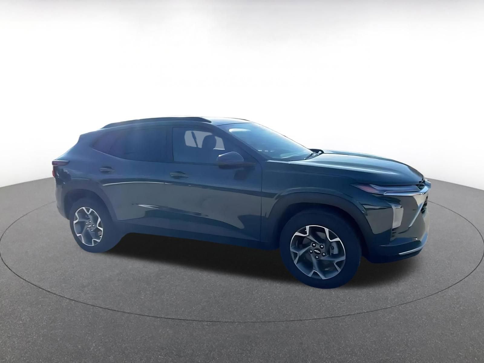 Thumbnail: 2025 Chevrolet Trax - 2