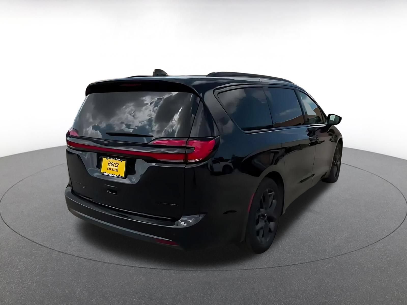 Thumbnail: 2025 Chrysler Pacifica - 14