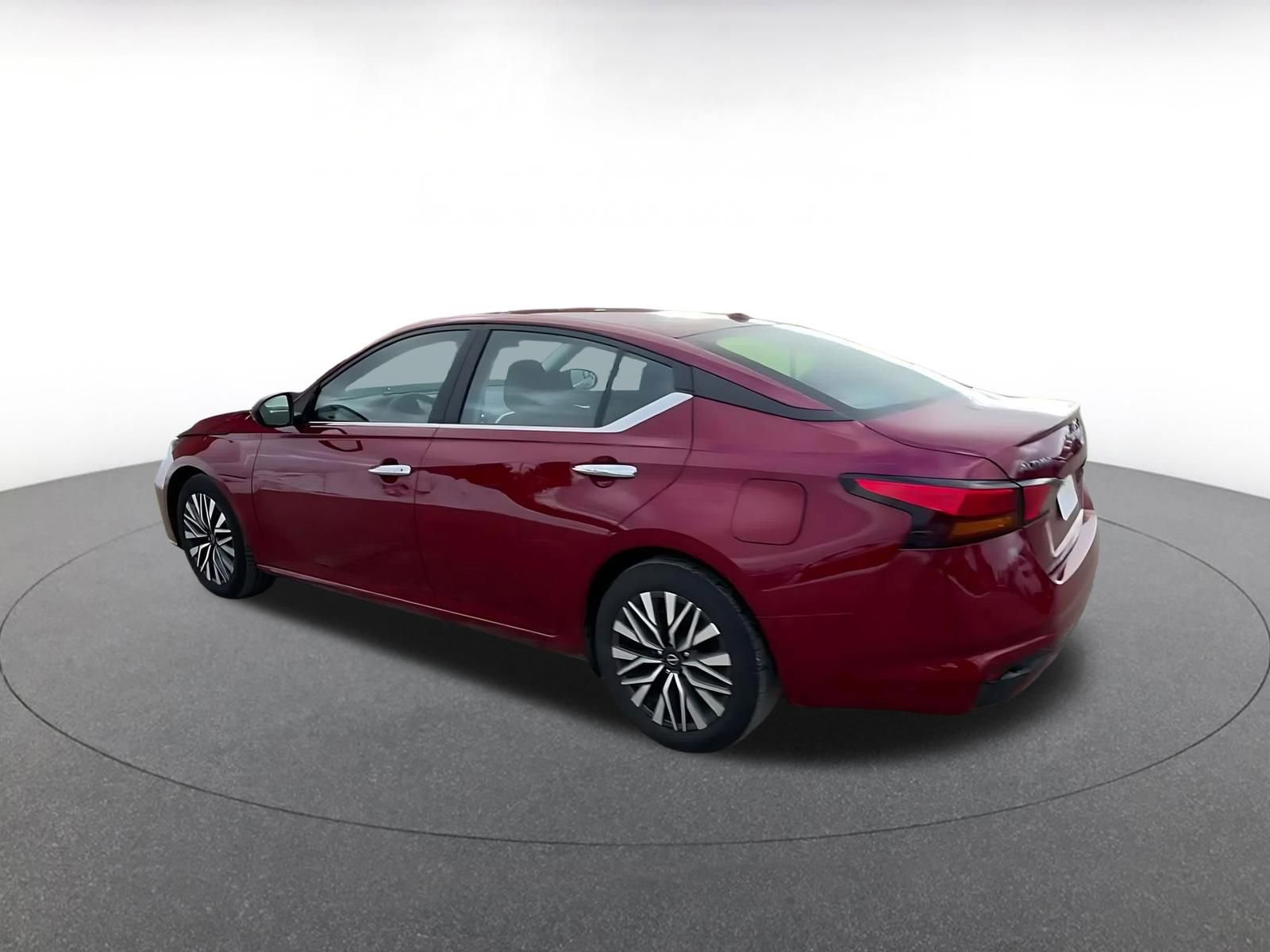 Thumbnail: 2025 Nissan Altima - 10