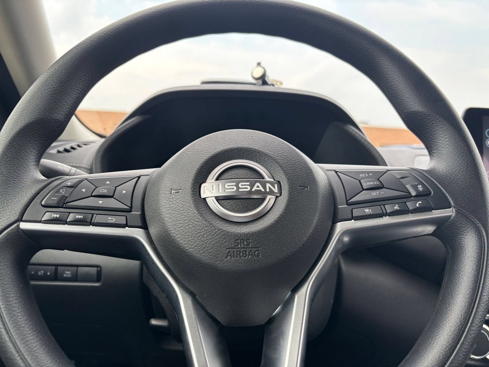 Thumbnail: 2025 Nissan Sentra - 25