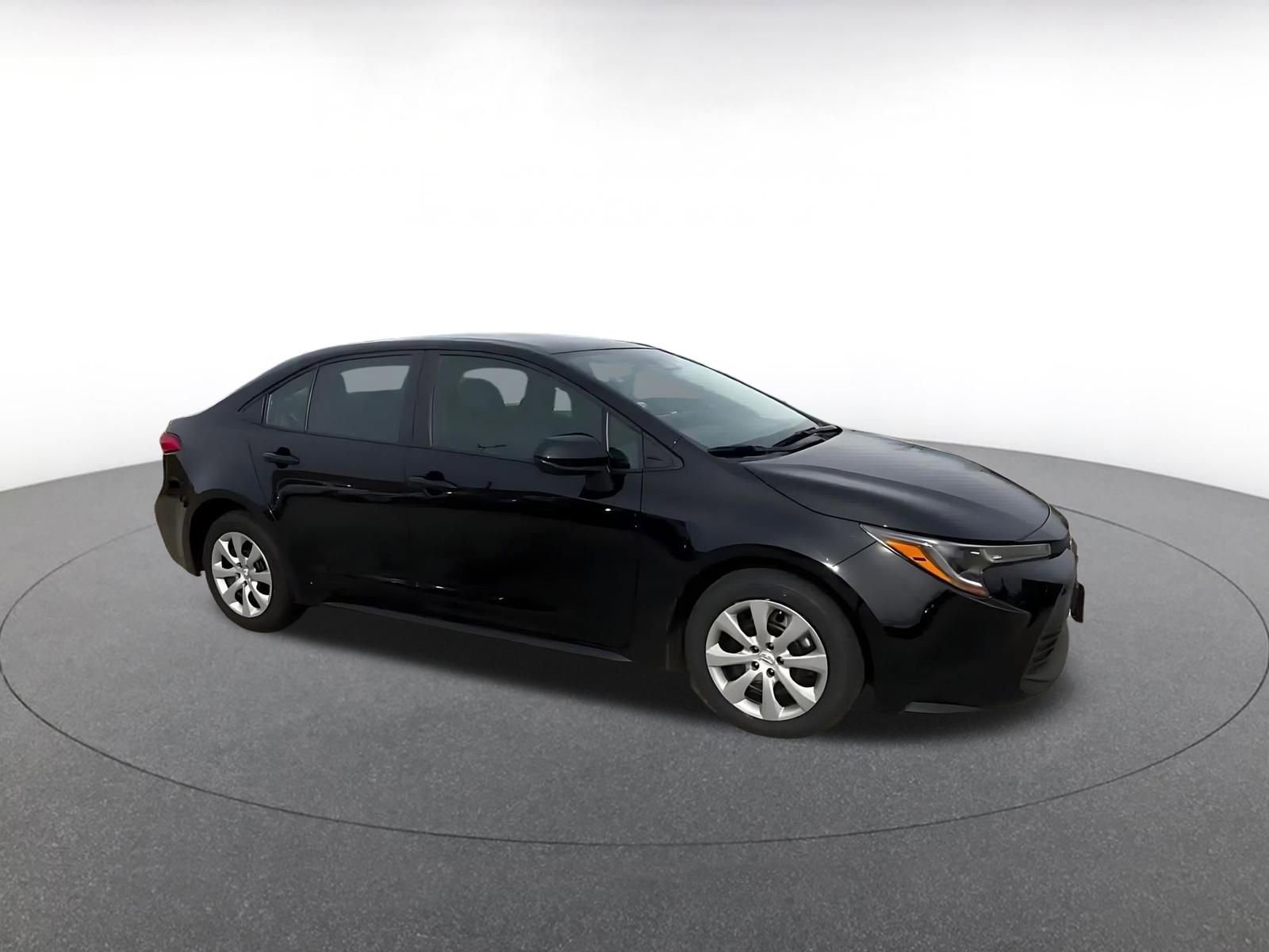 Thumbnail: 2025 Toyota Corolla - 2