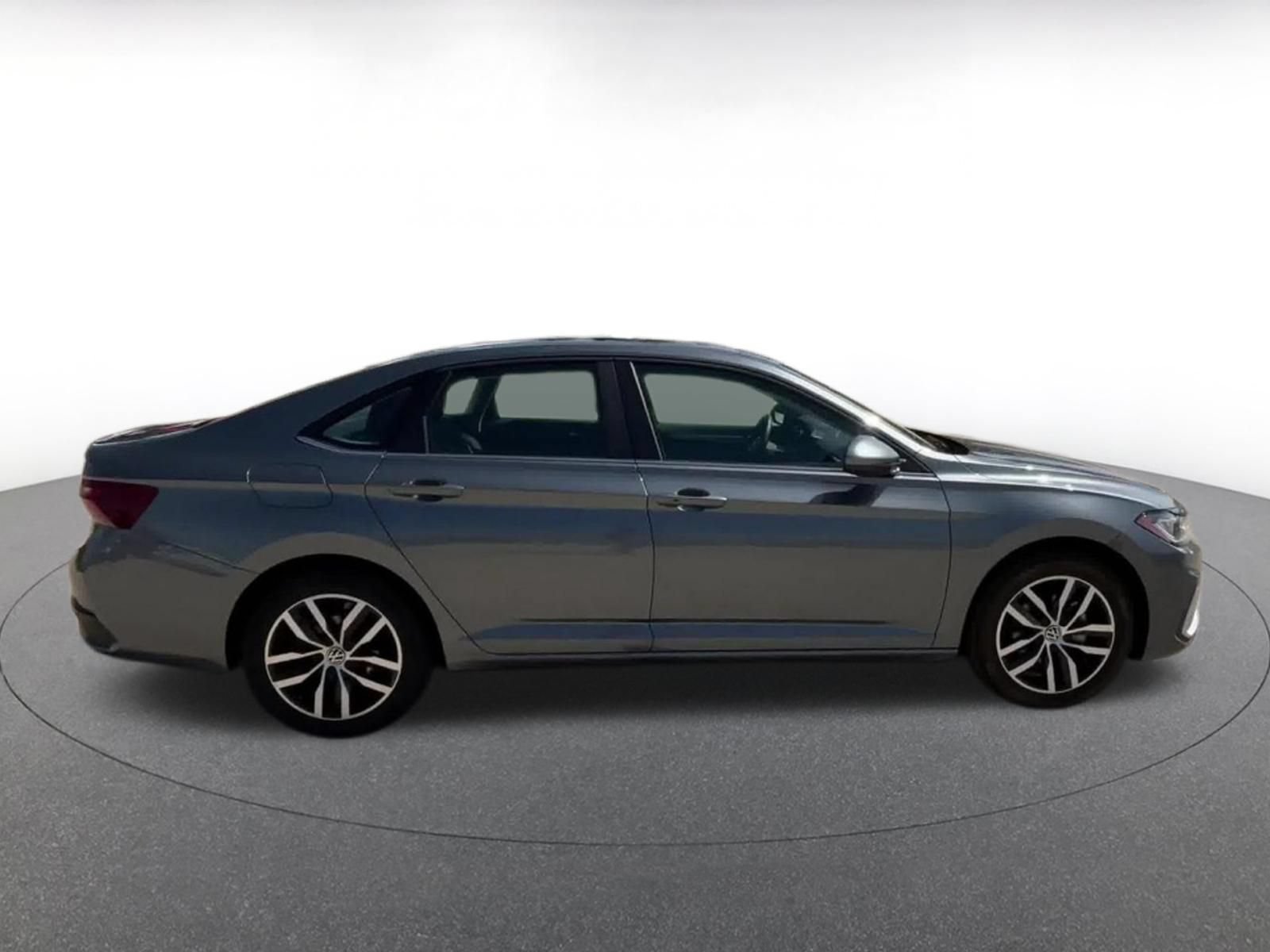 Thumbnail: 2025 Volkswagen Jetta - 16