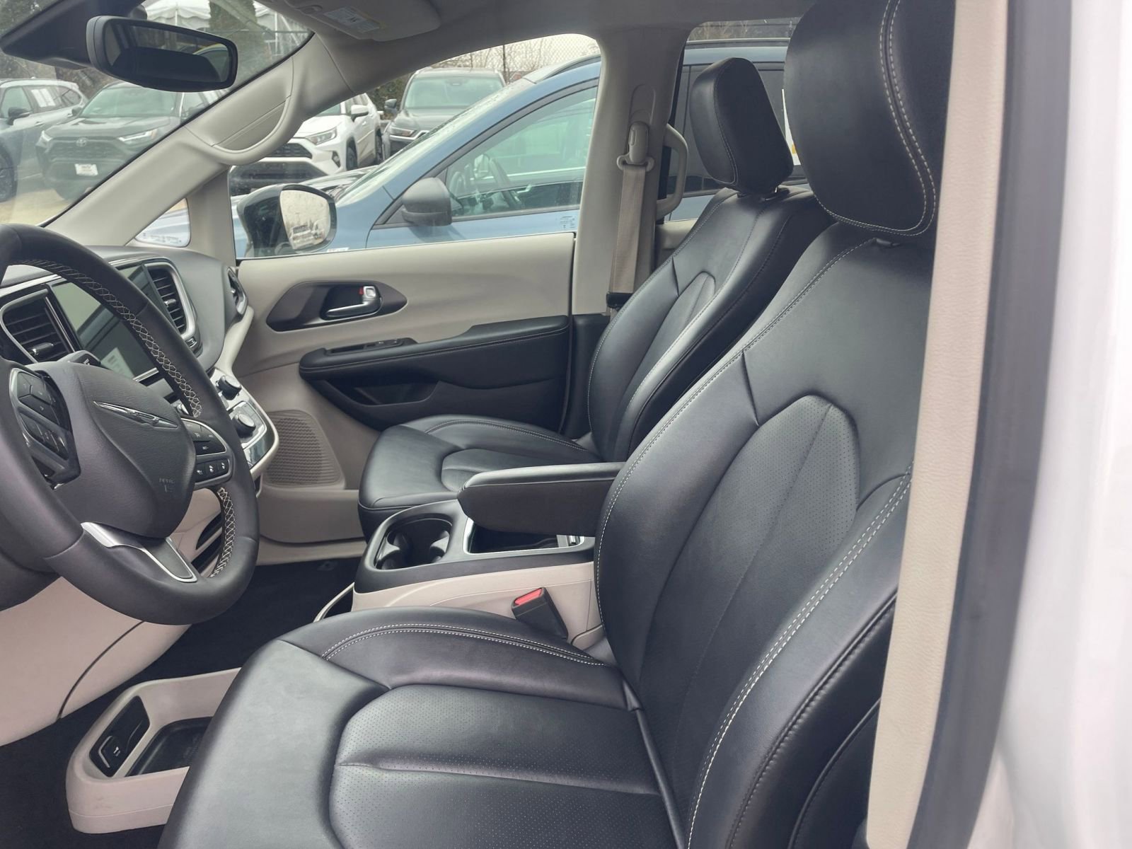 Thumbnail: 2024 Chrysler Pacifica - 27