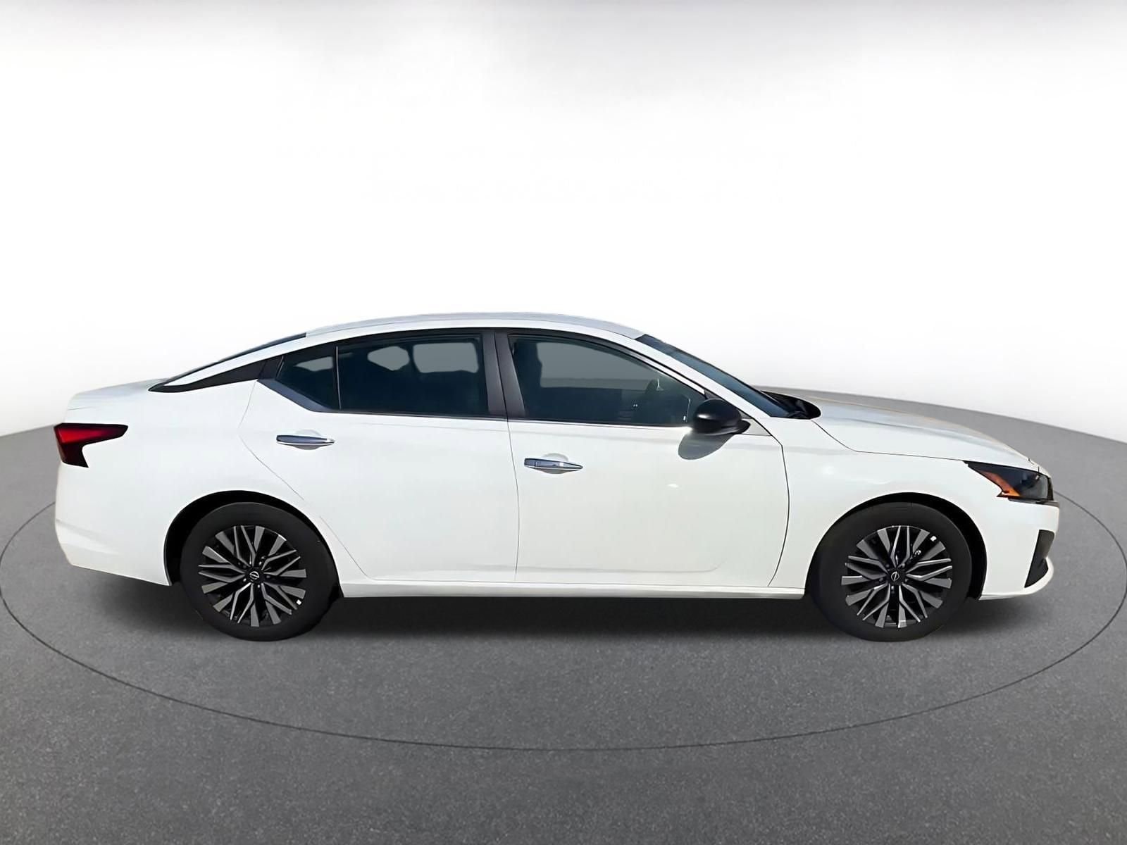 Thumbnail: 2025 Nissan Altima - 16