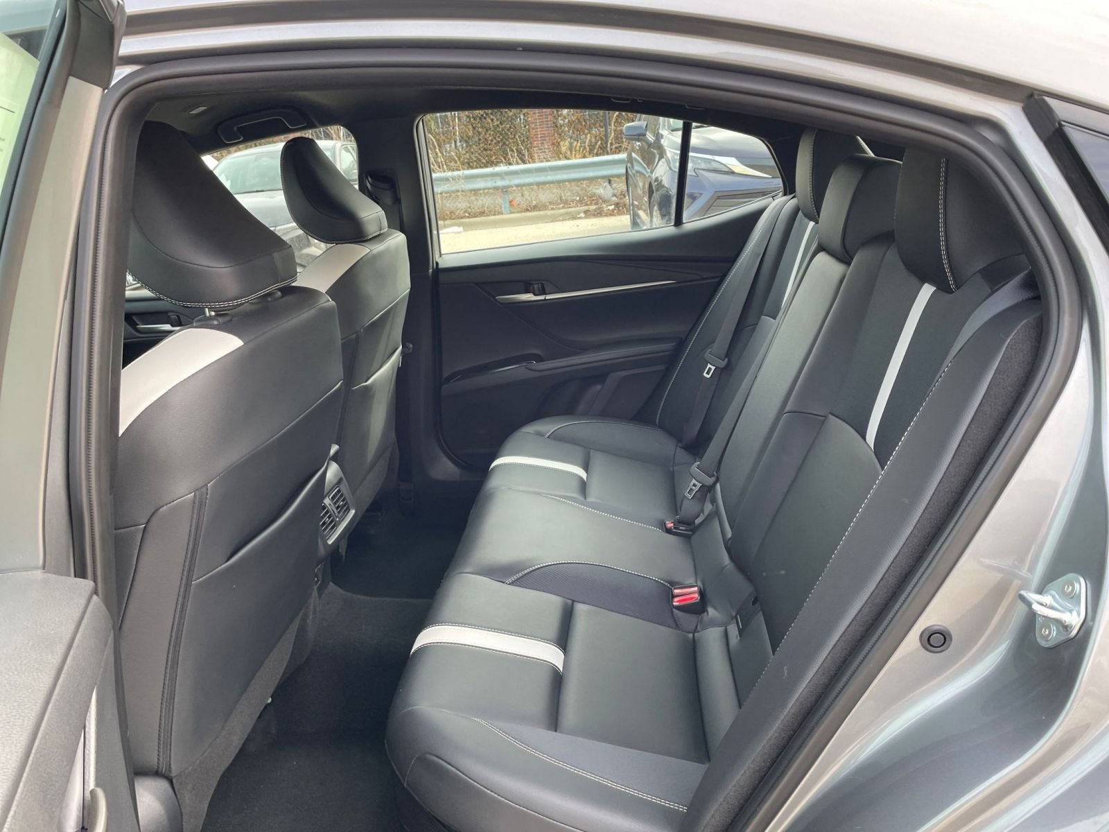 Thumbnail: 2025 Toyota Camry - 25