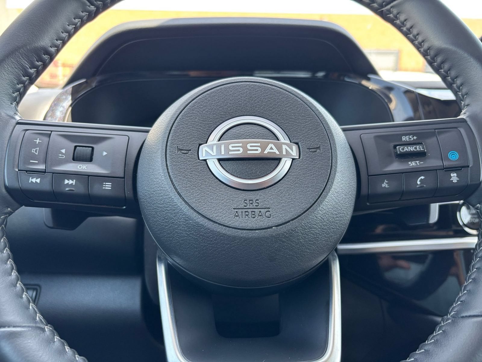 Thumbnail: 2025 Nissan Pathfinder - 25
