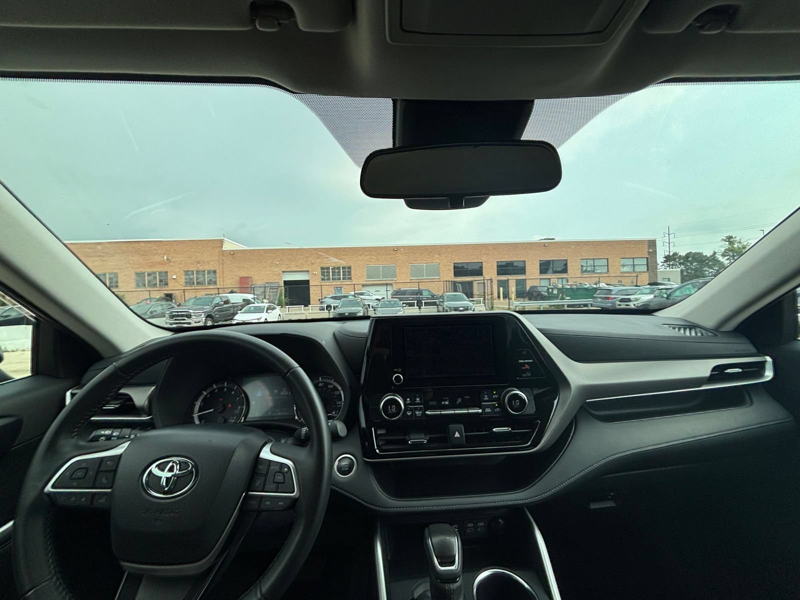 Thumbnail: 2025 Toyota Highlander - 35