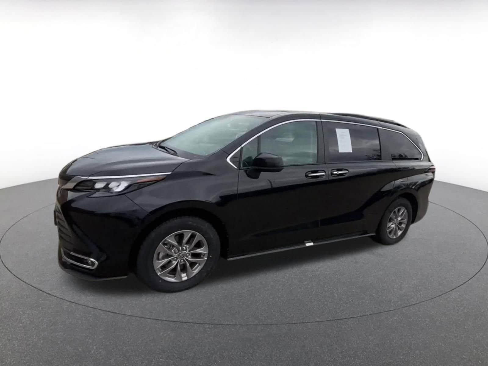 Thumbnail: 2024 Toyota Sienna - 8