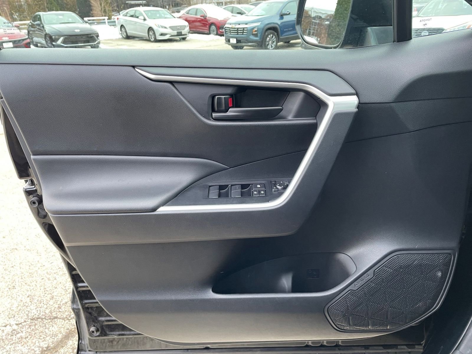 Thumbnail: 2025 Toyota RAV4 - 20