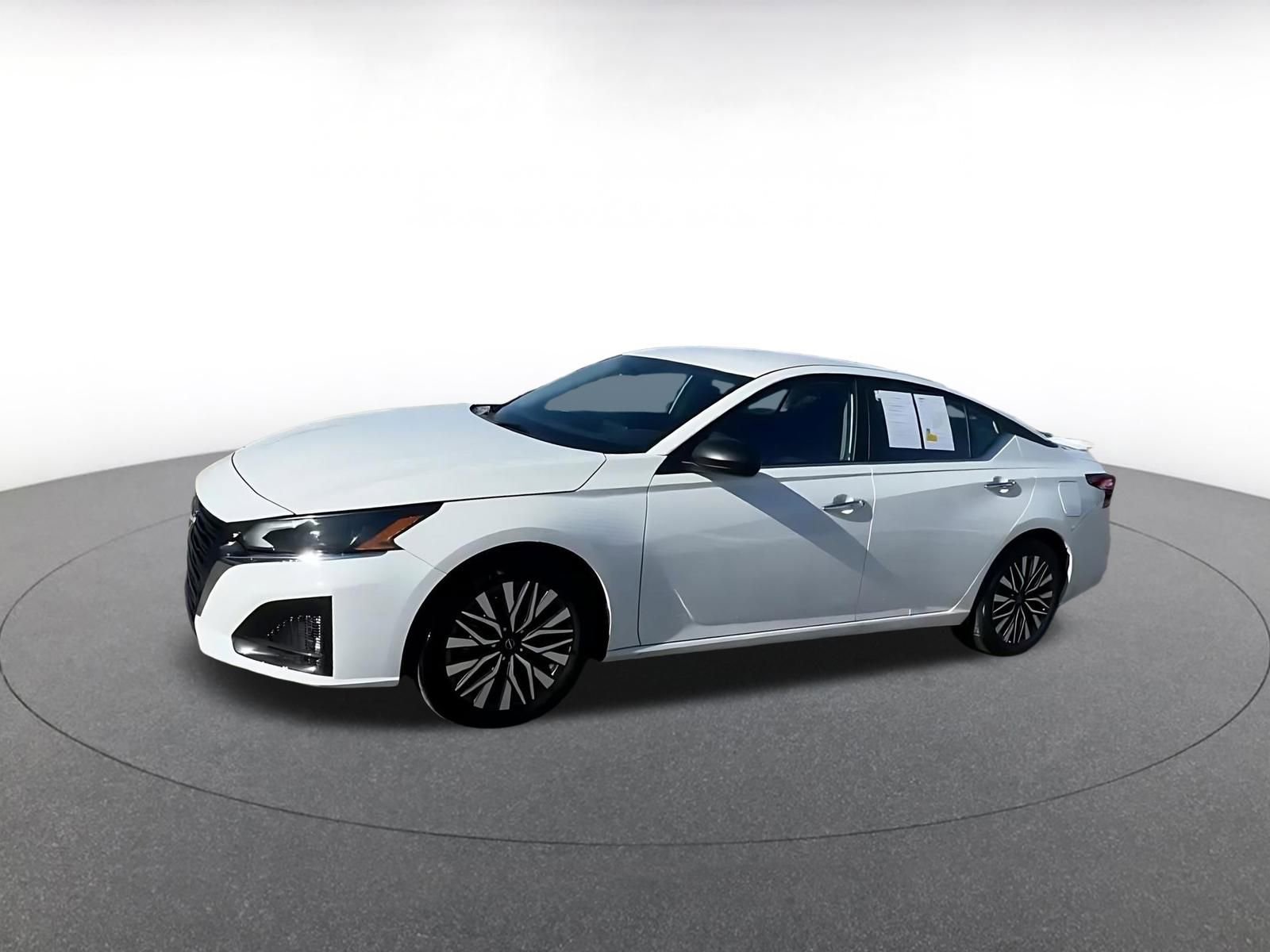 Thumbnail: 2025 Nissan Altima - 8