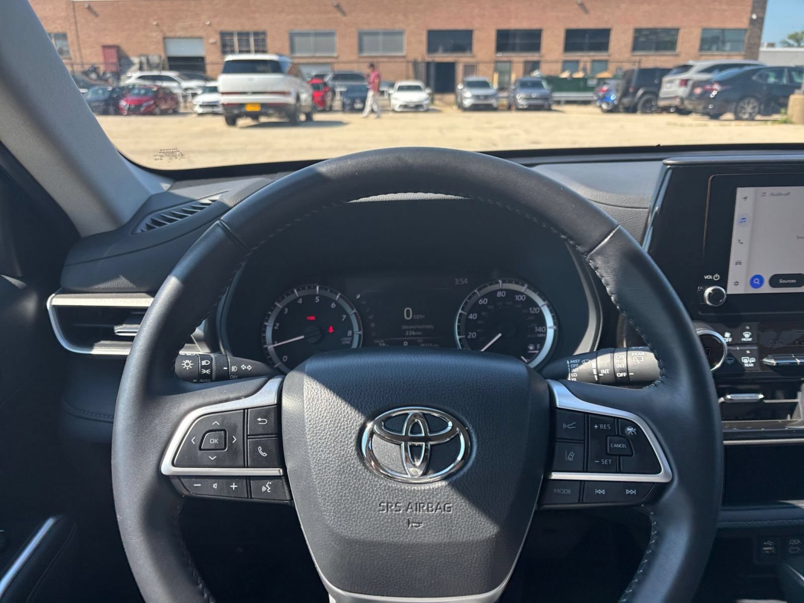 Thumbnail: 2025 Toyota Highlander - 31