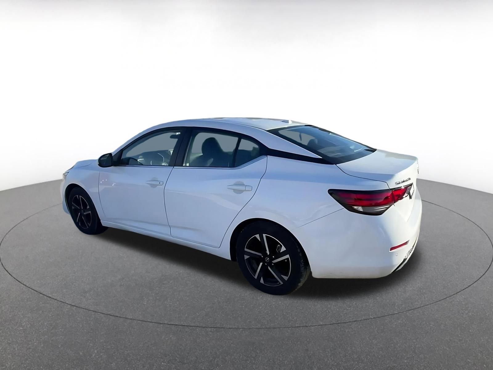 Thumbnail: 2025 Nissan Sentra - 10