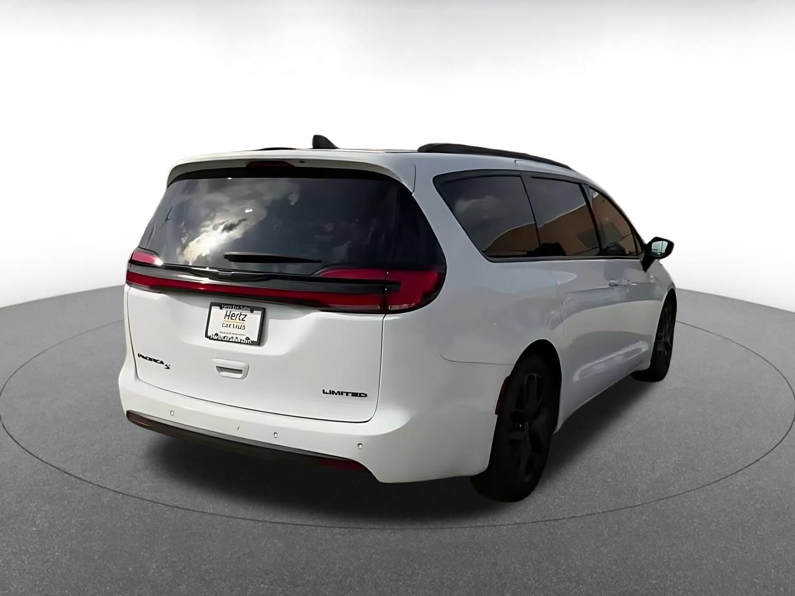 Thumbnail: 2025 Chrysler Pacifica - 13