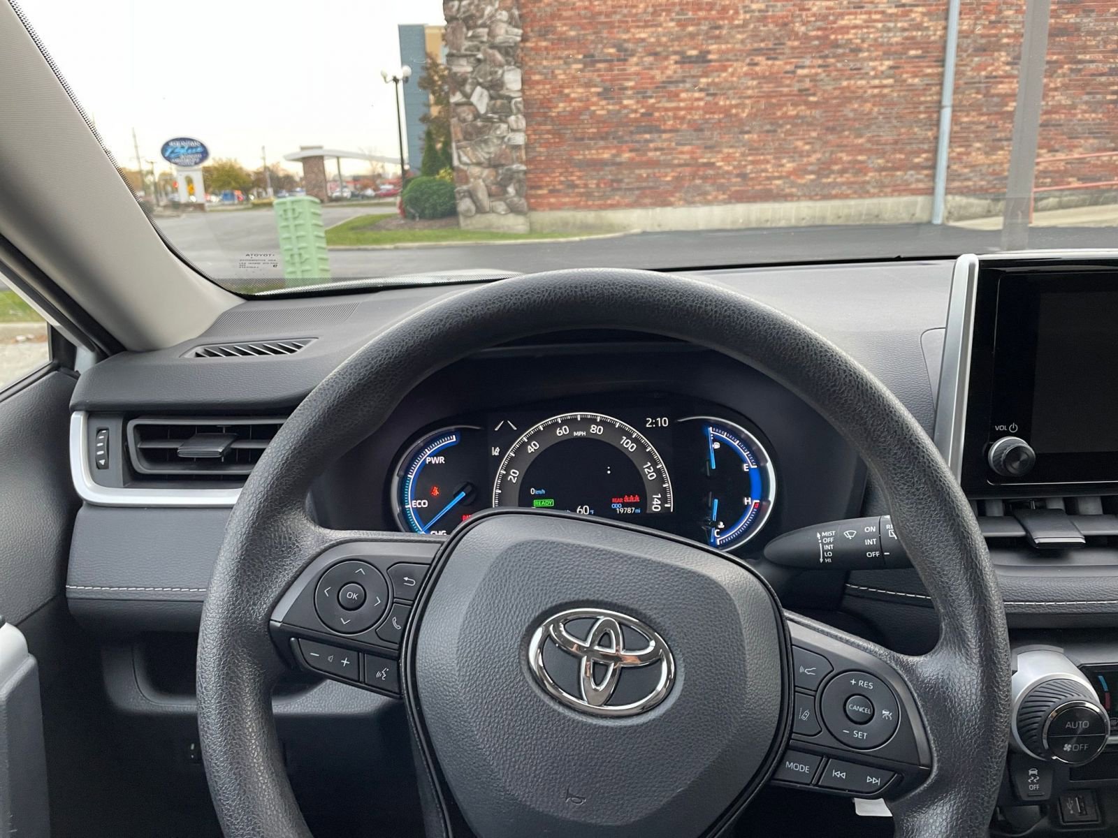 Thumbnail: 2025 Toyota RAV4 - 34