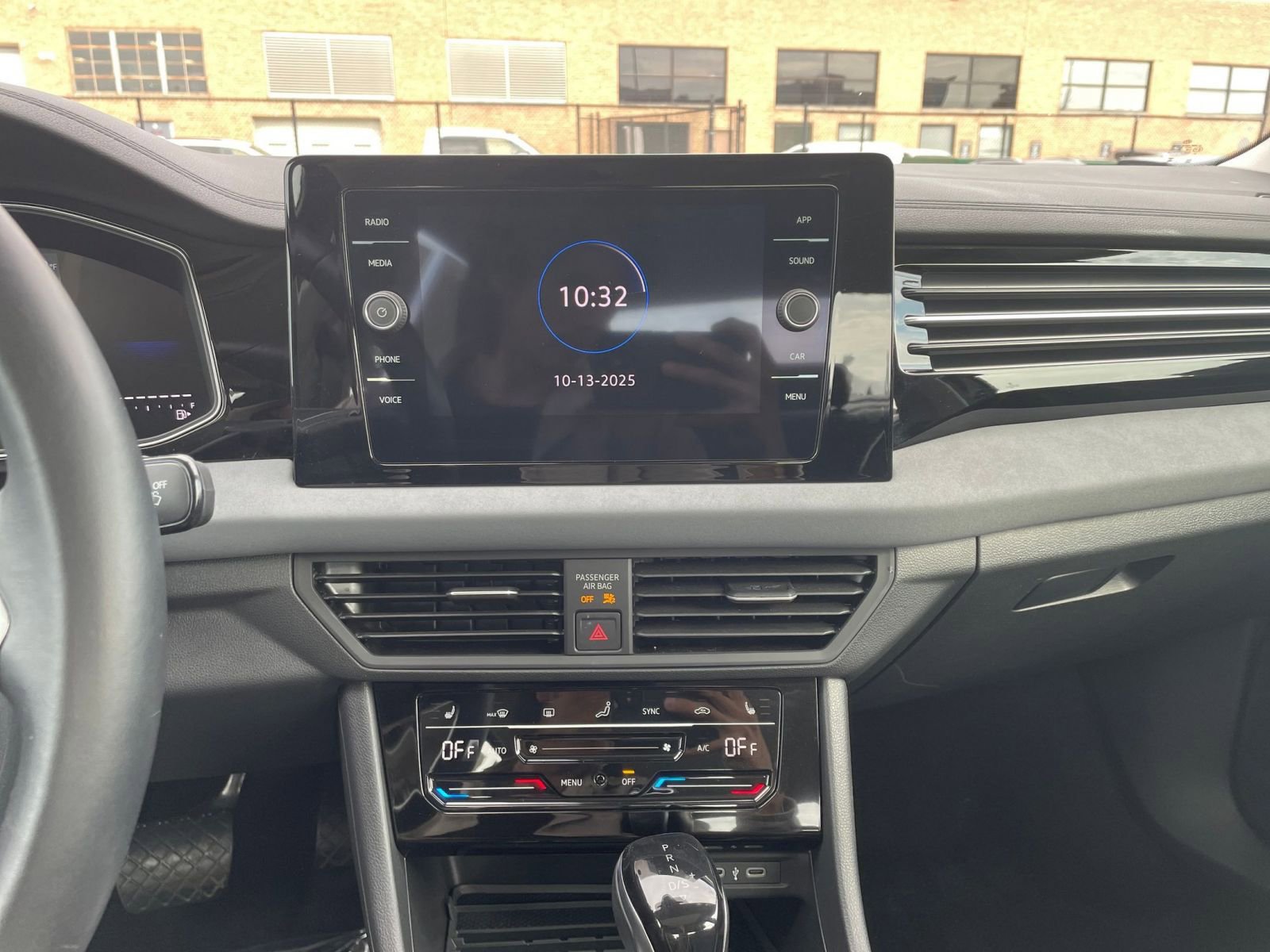 Thumbnail: 2025 Volkswagen Jetta - 18