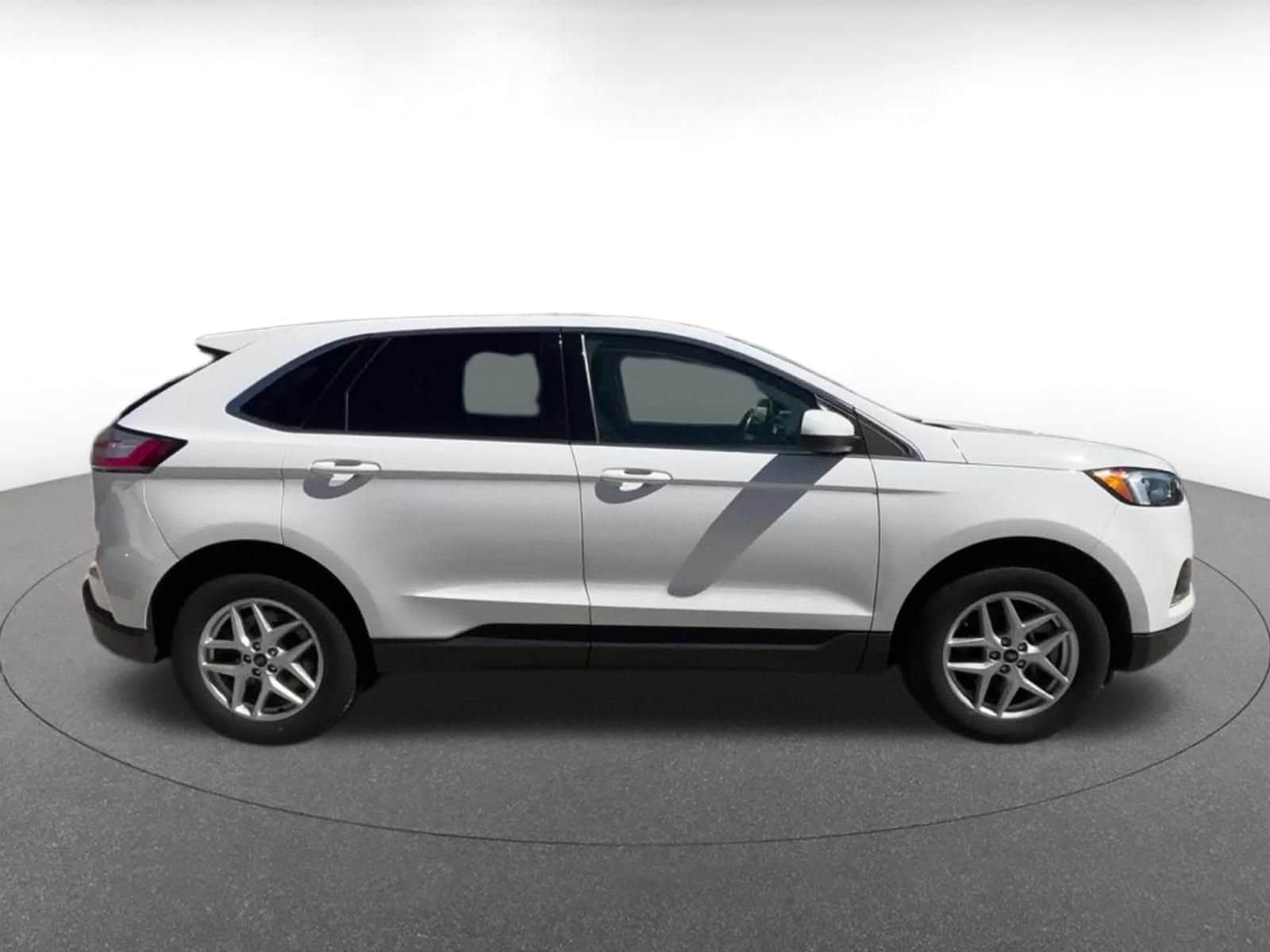Thumbnail: 2023 Ford Edge - 16